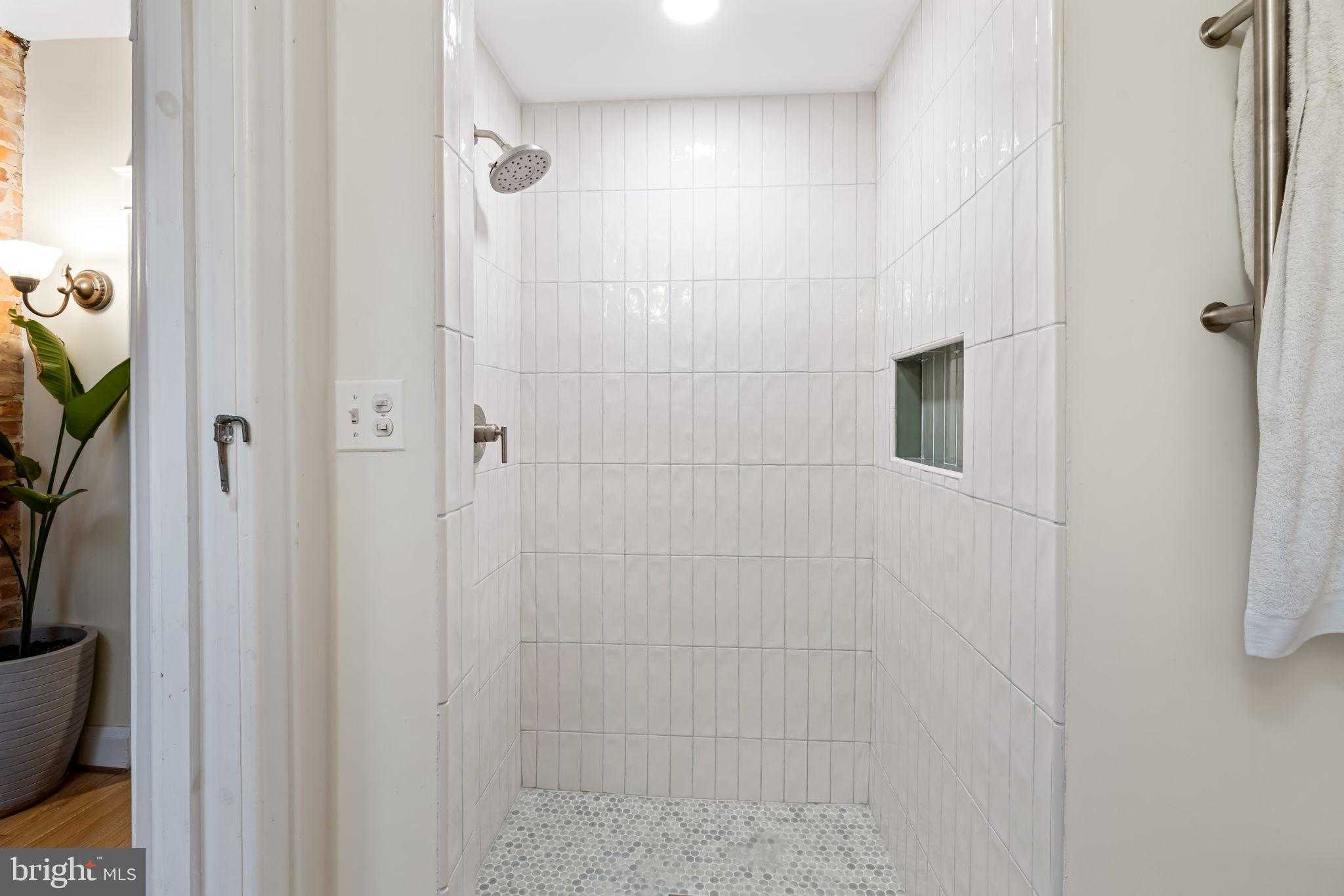 524 S Kenwood Ave photo 23