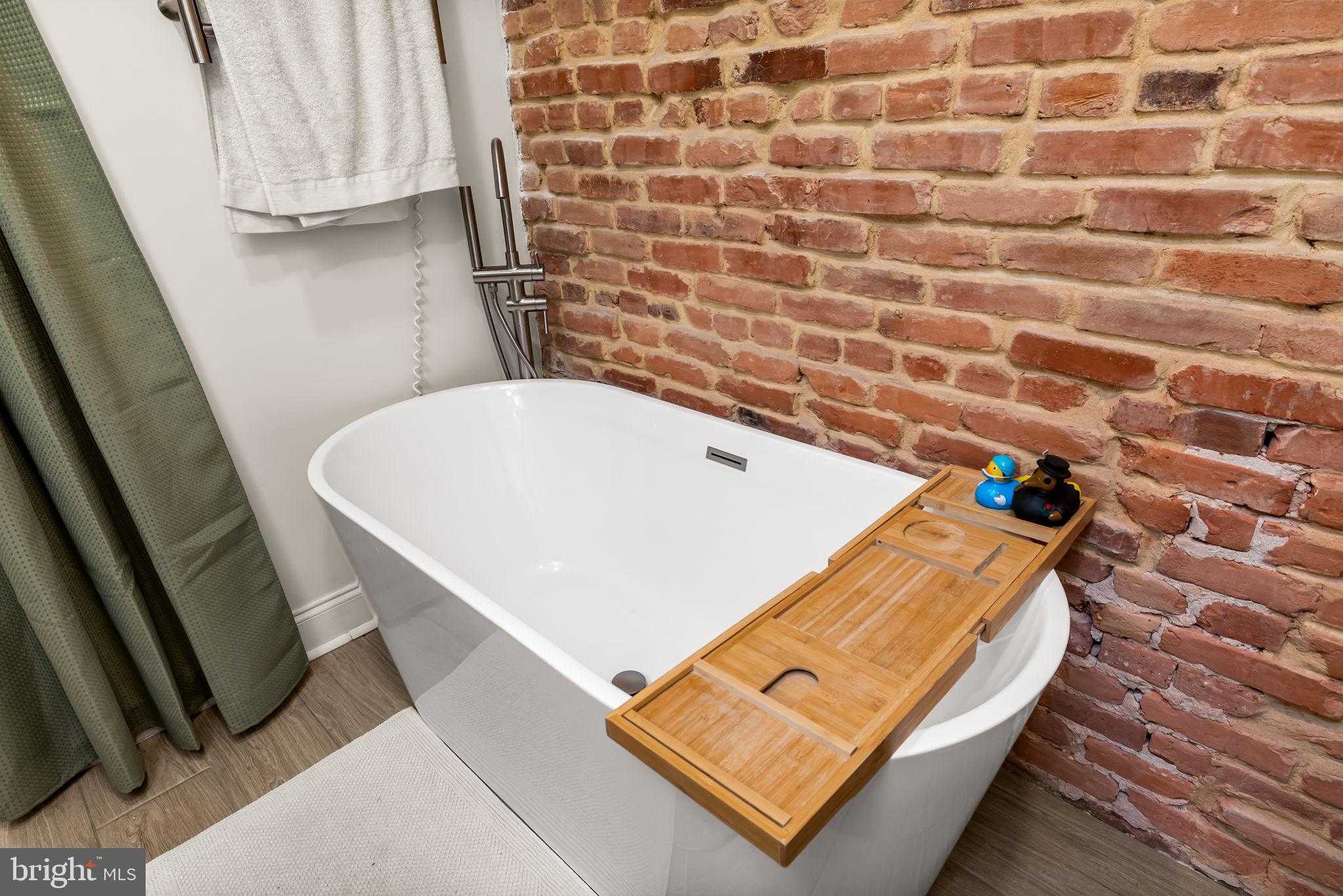 524 S Kenwood Ave photo 25