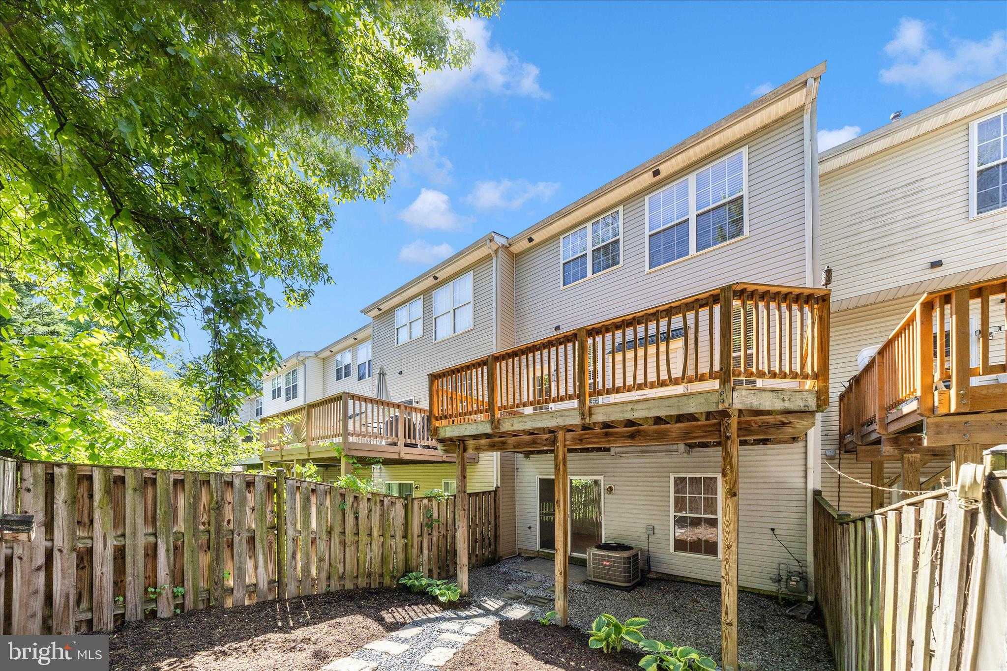 9410 Singleton Pl photo 46