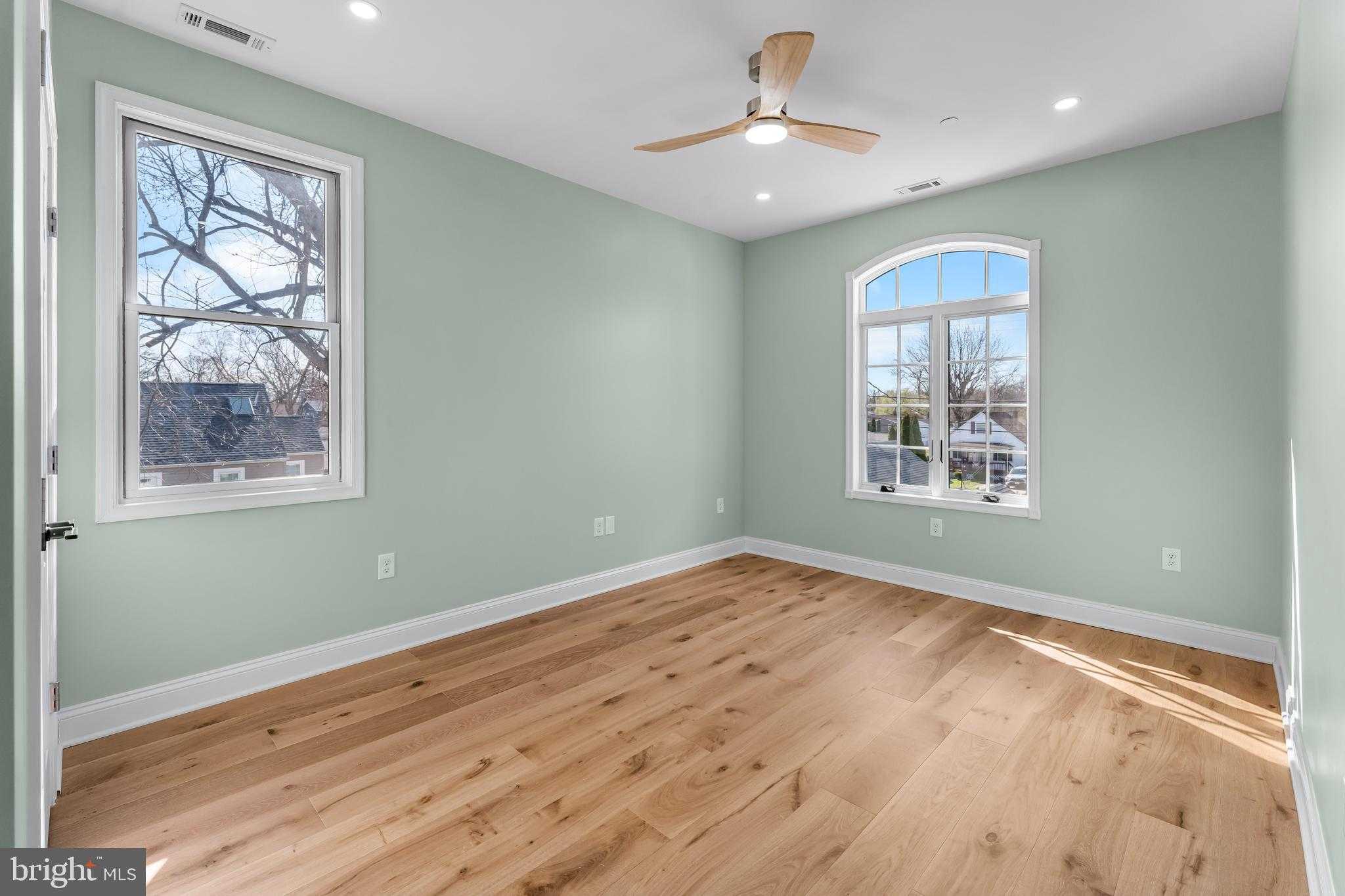 7214 Greenbank Rd photo 29