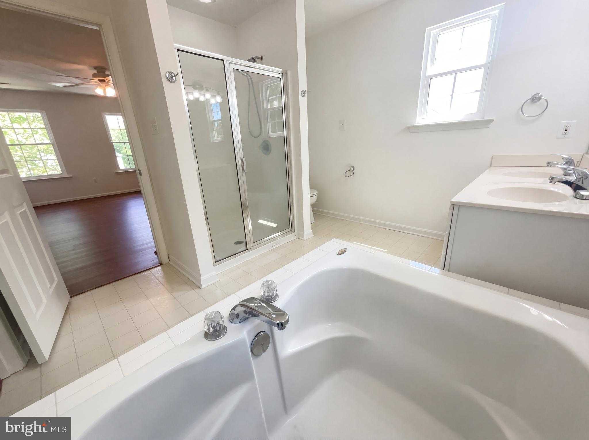 2322 Ashford Ln photo 12