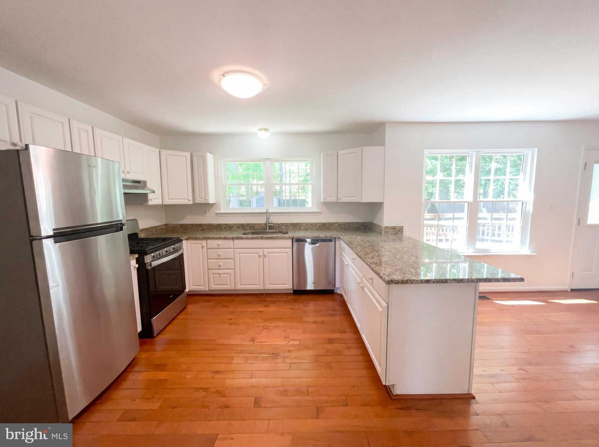 2322 Ashford Ln photo 2