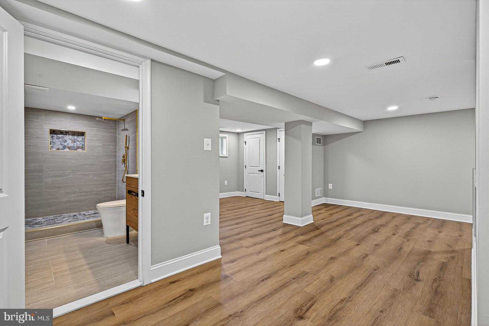 3045 Fleetwood Ave photo 32