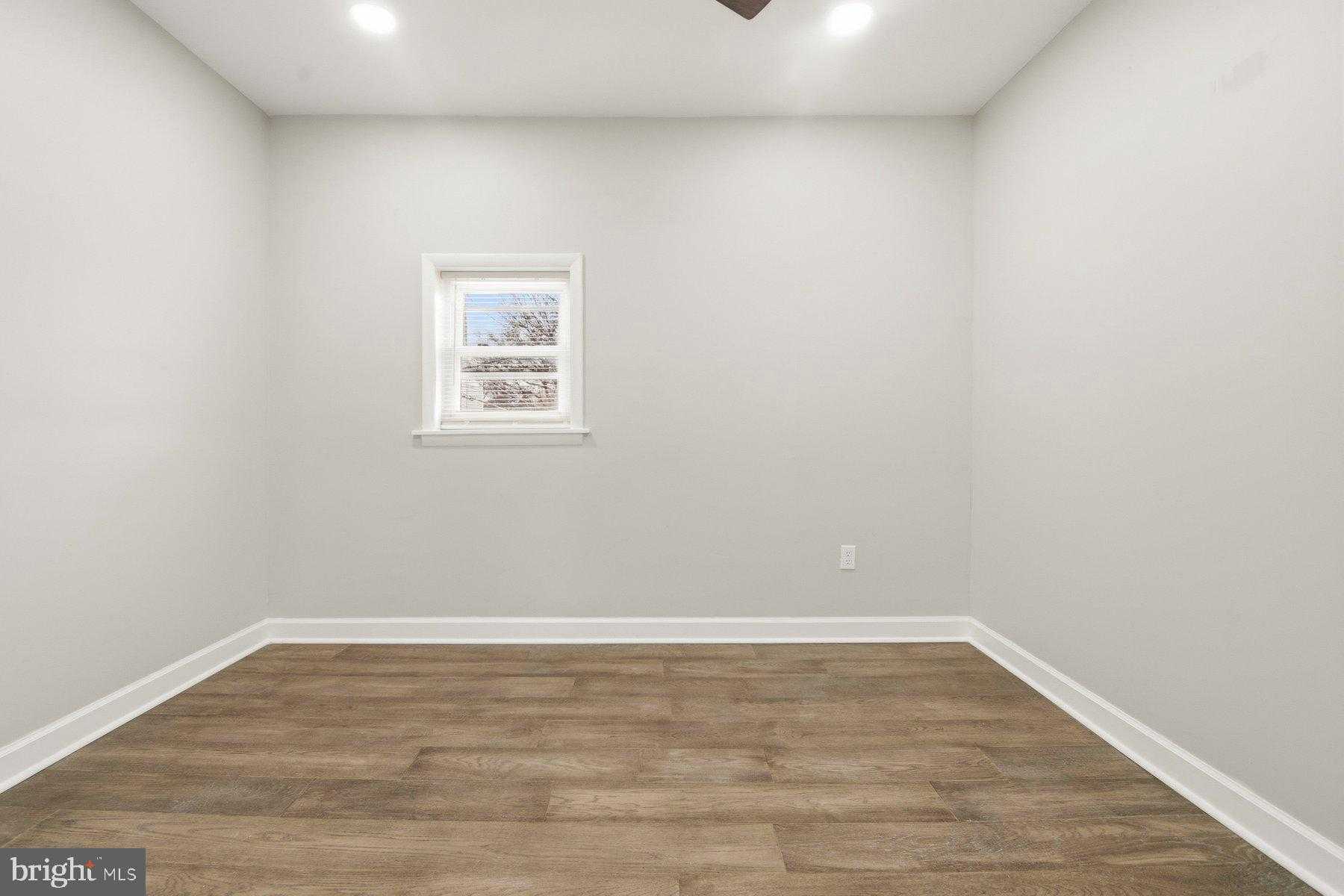 816 N Stricker St photo 9