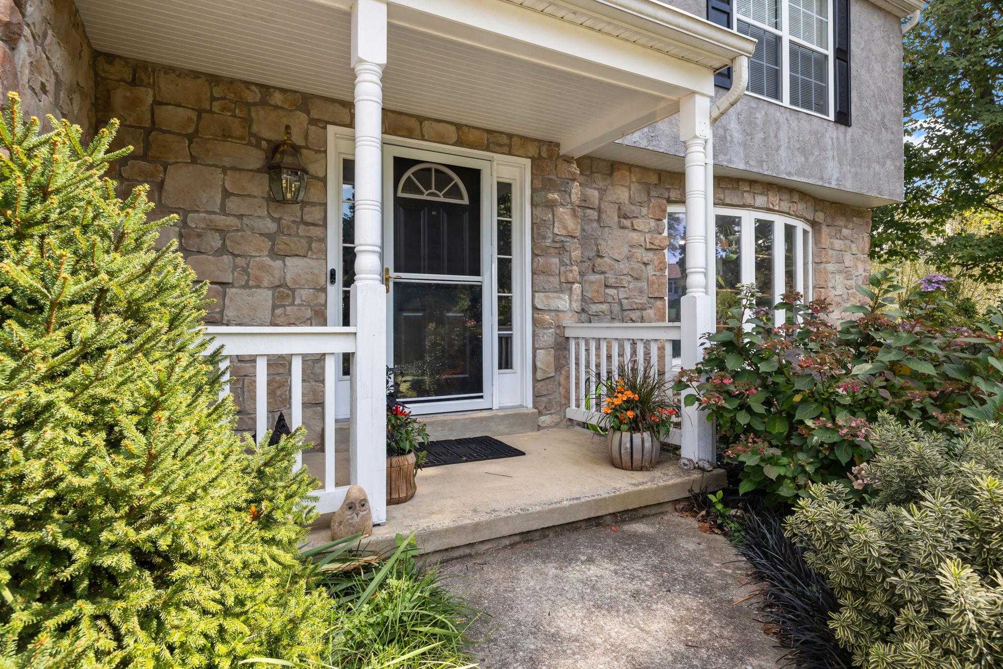 2 Buckingham Dr photo 3