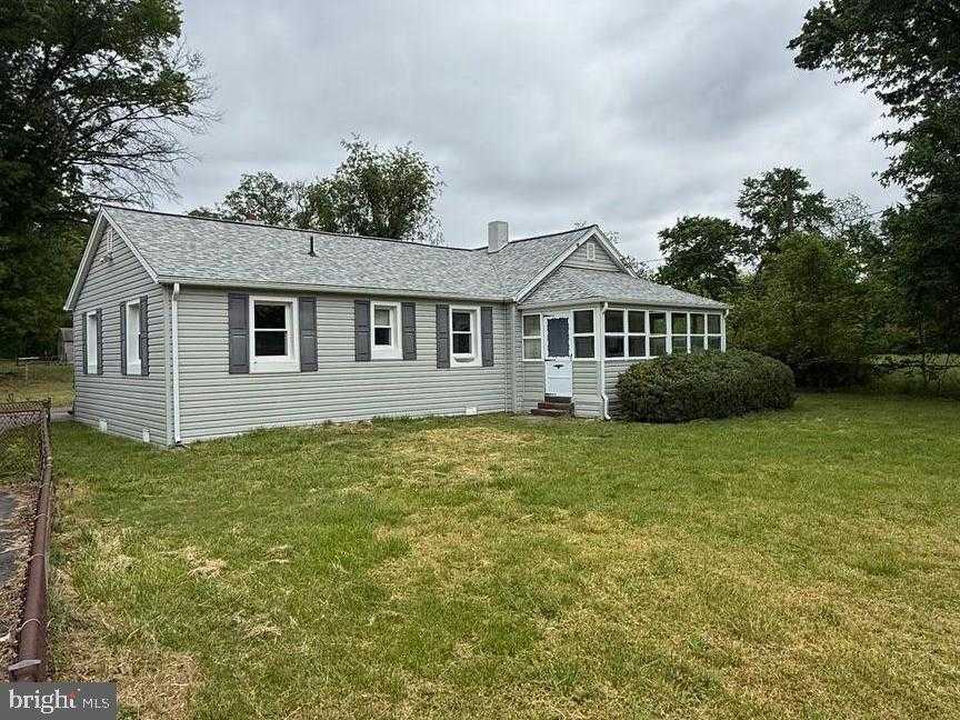 7725 Wills Ln photo 1