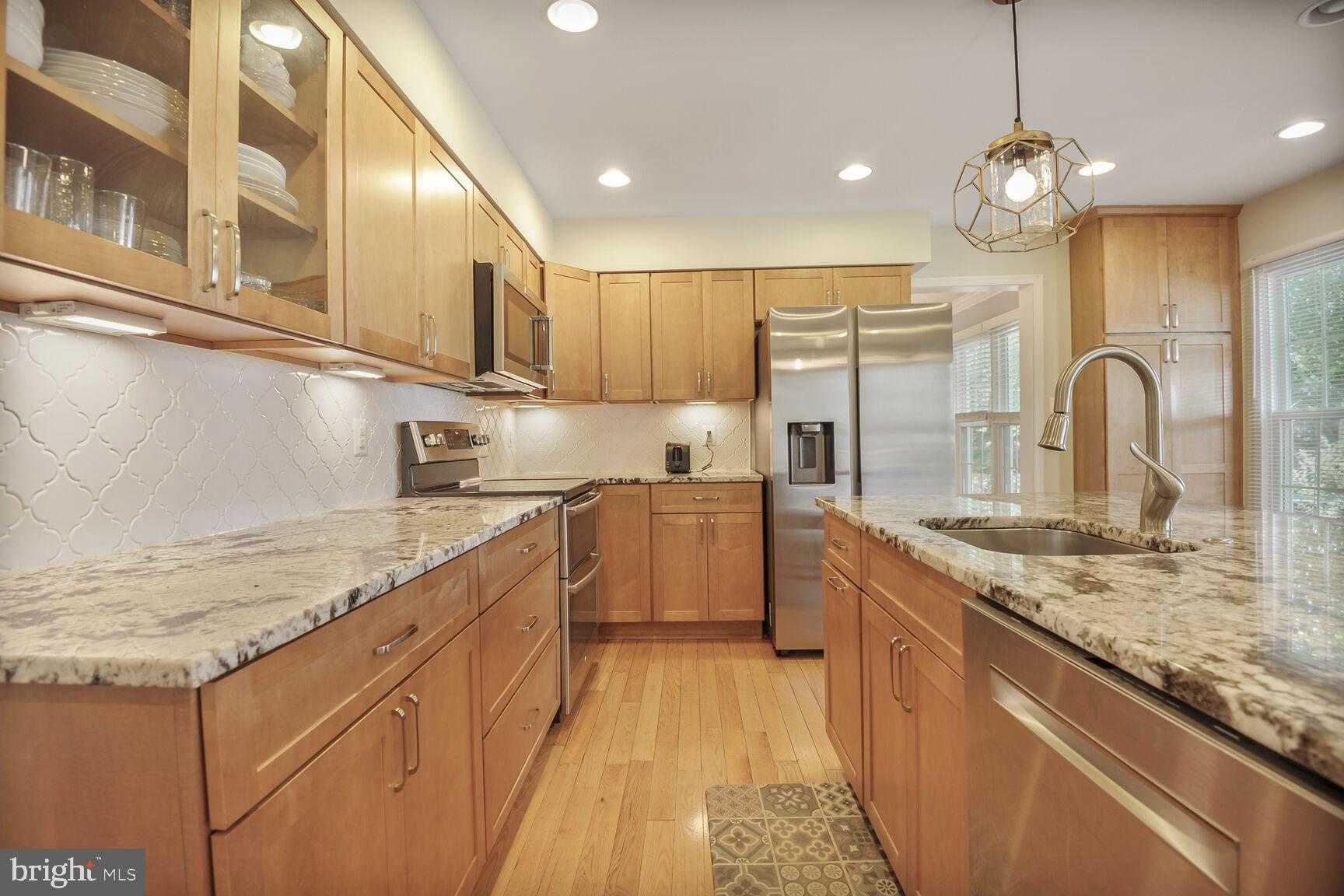 14617 Lock Dr photo 9