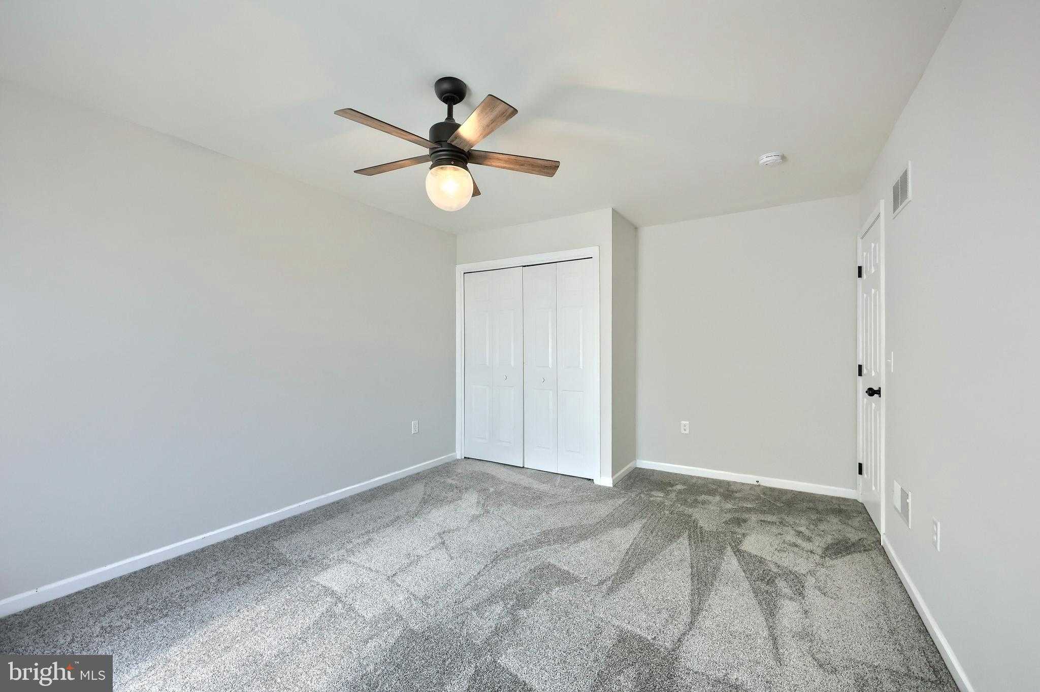 530 Silver Maple CT photo 30