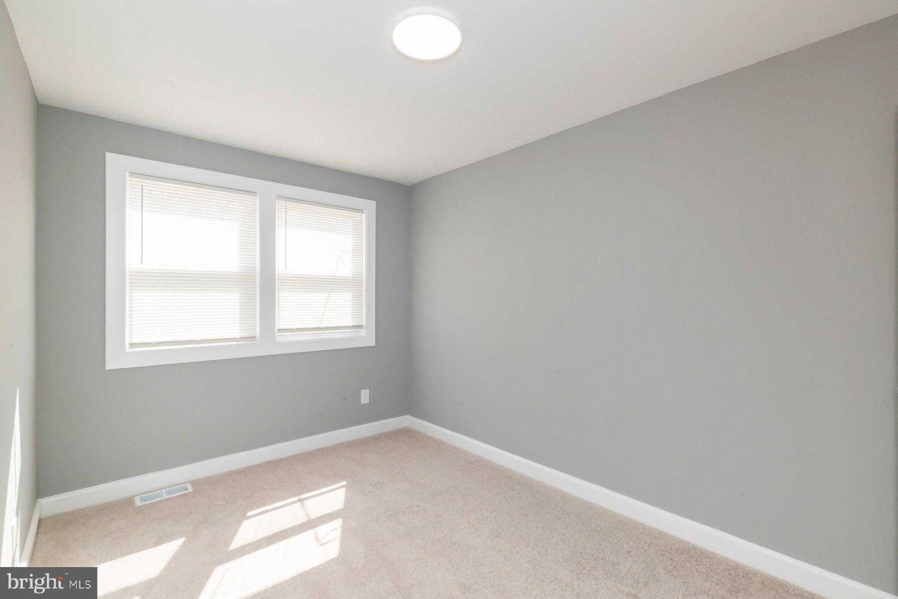 207 W Riverview Rd photo 15