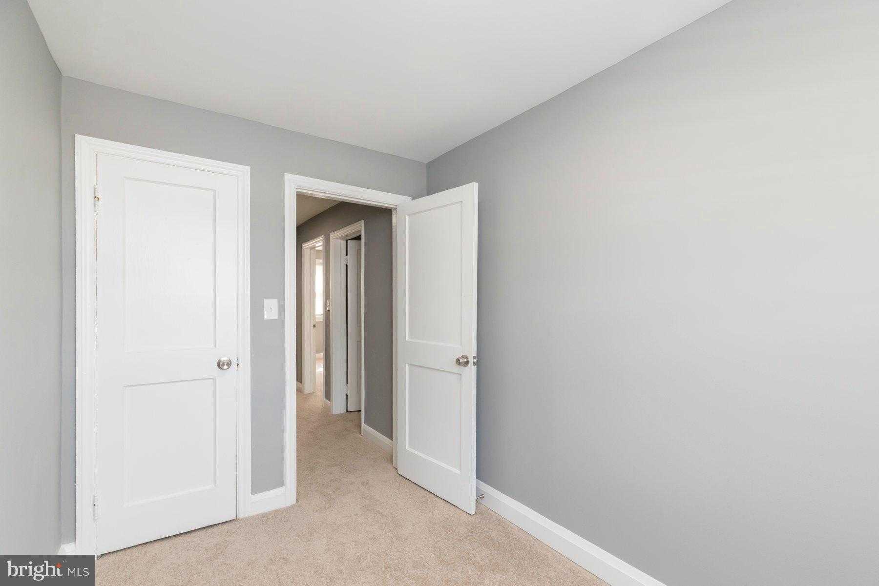 207 W Riverview Rd photo 18