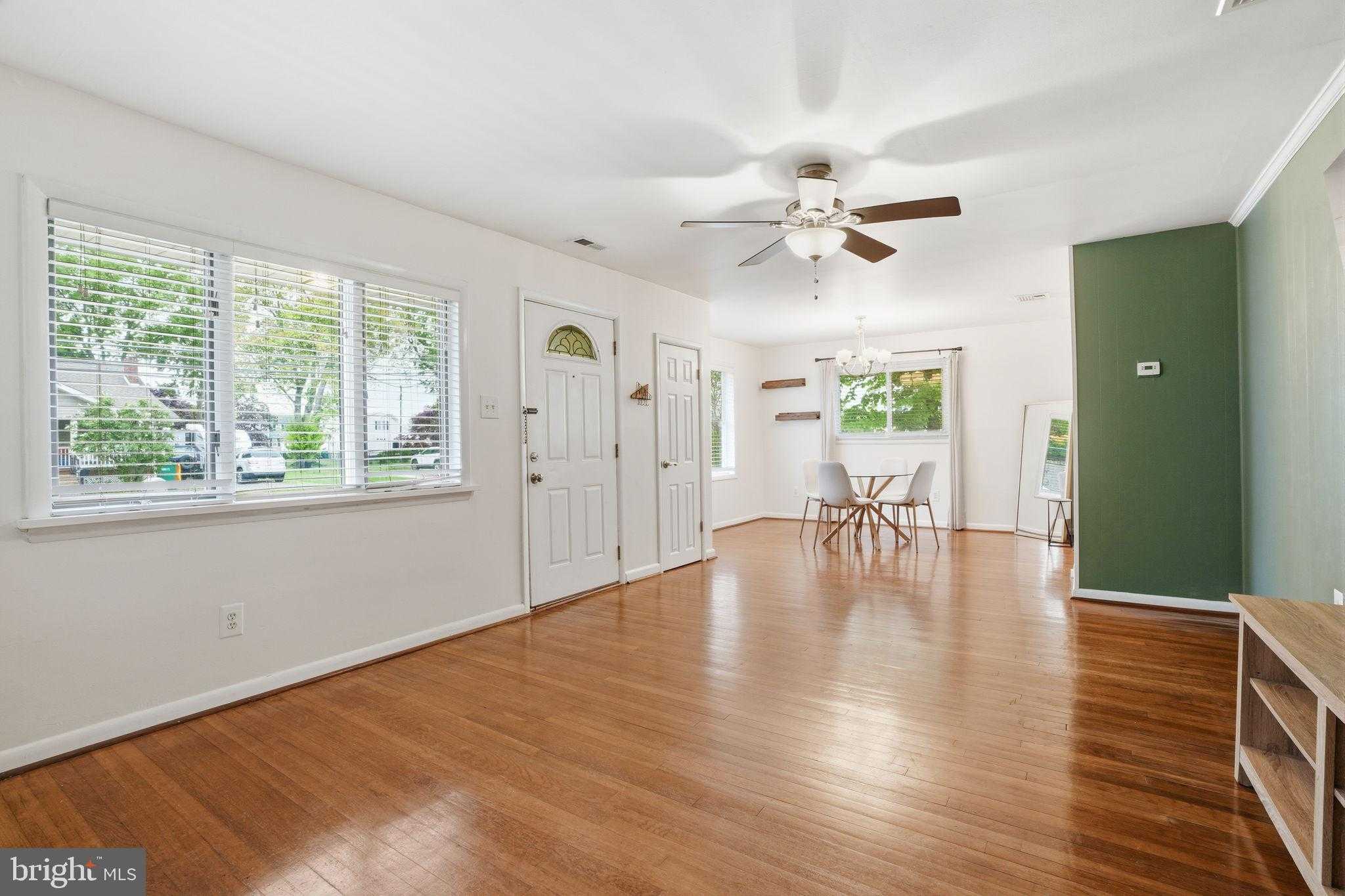 329 Madison Ave photo 4