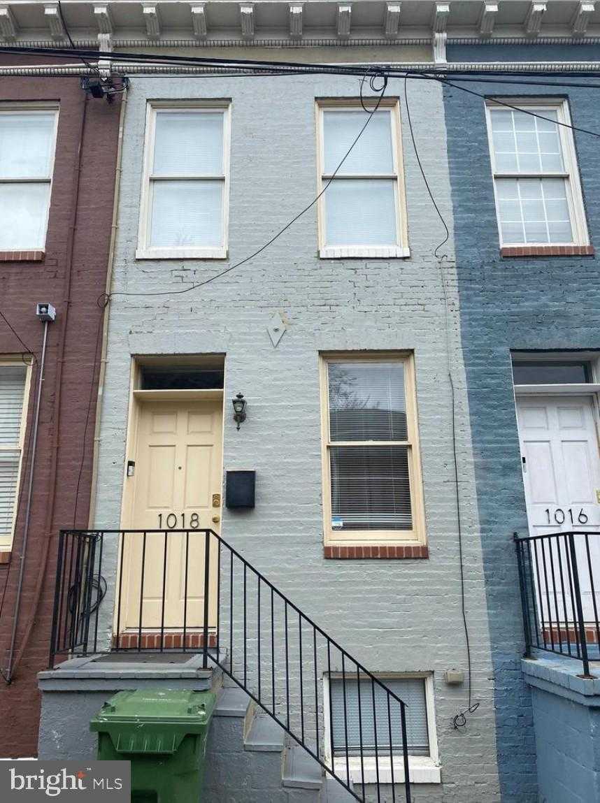 1018 Booth St photo 1