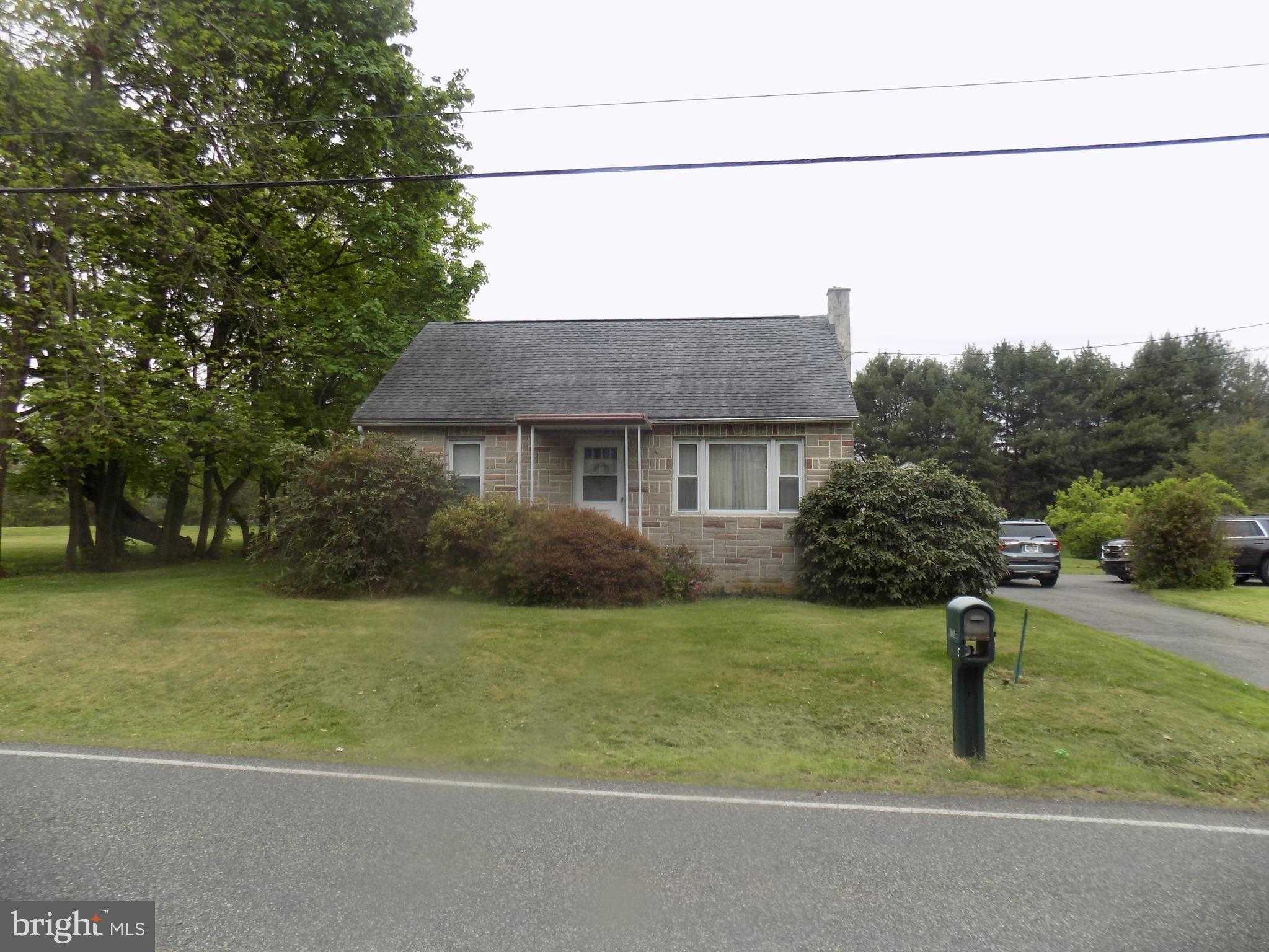2120 Spinnerstown Rd photo 2