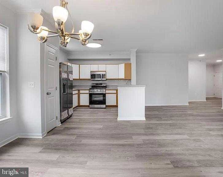 1301 Karen Blvd Apt 401 photo 7