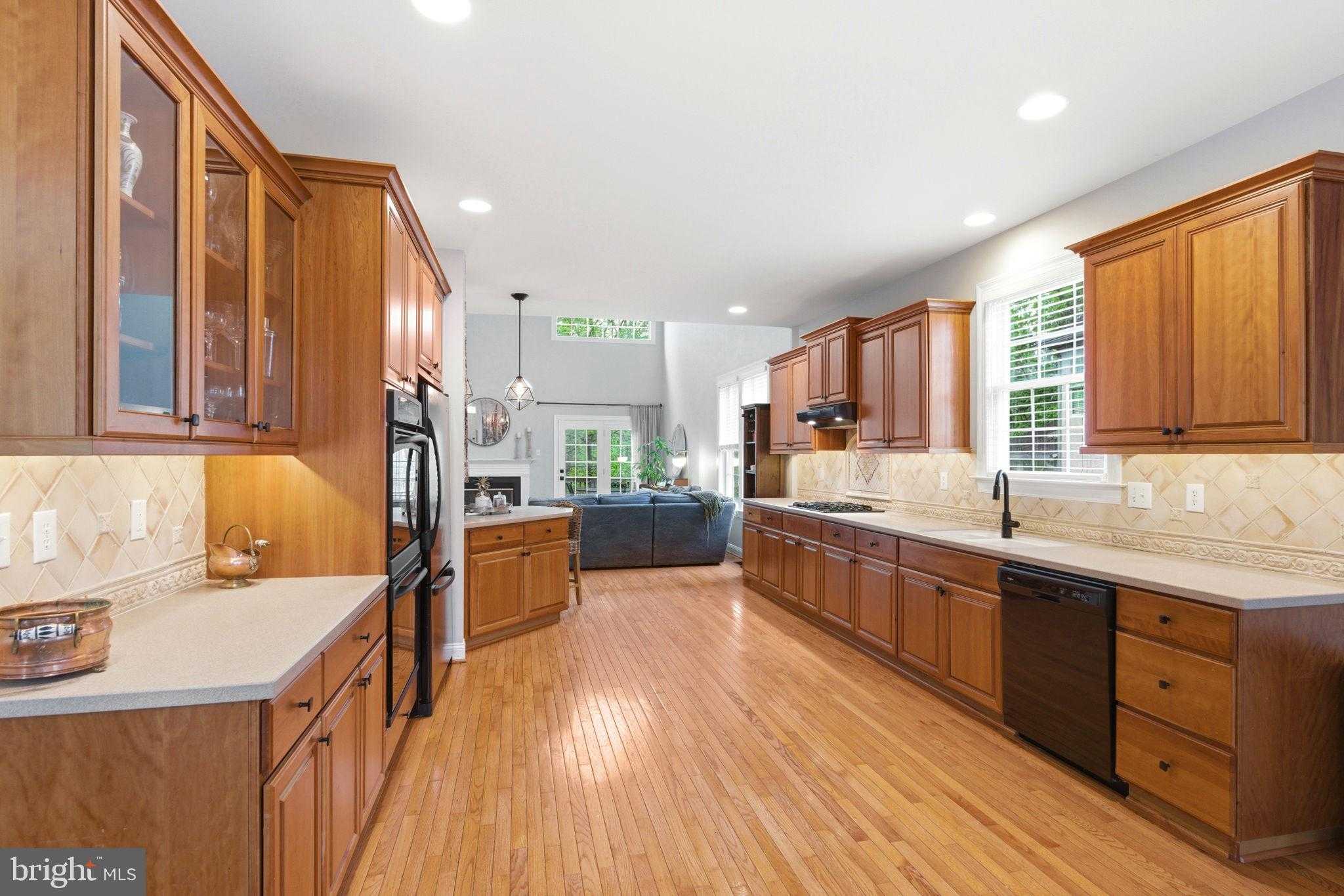 524 Raspberry Ln photo 8