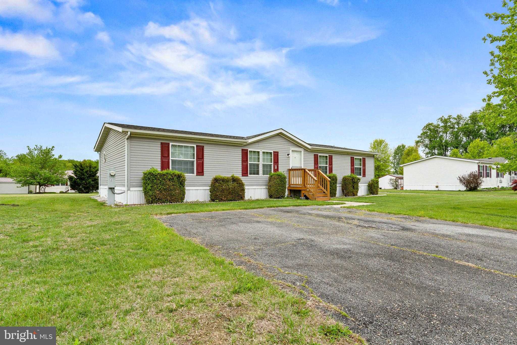 2 Grace Ann Dr photo 3