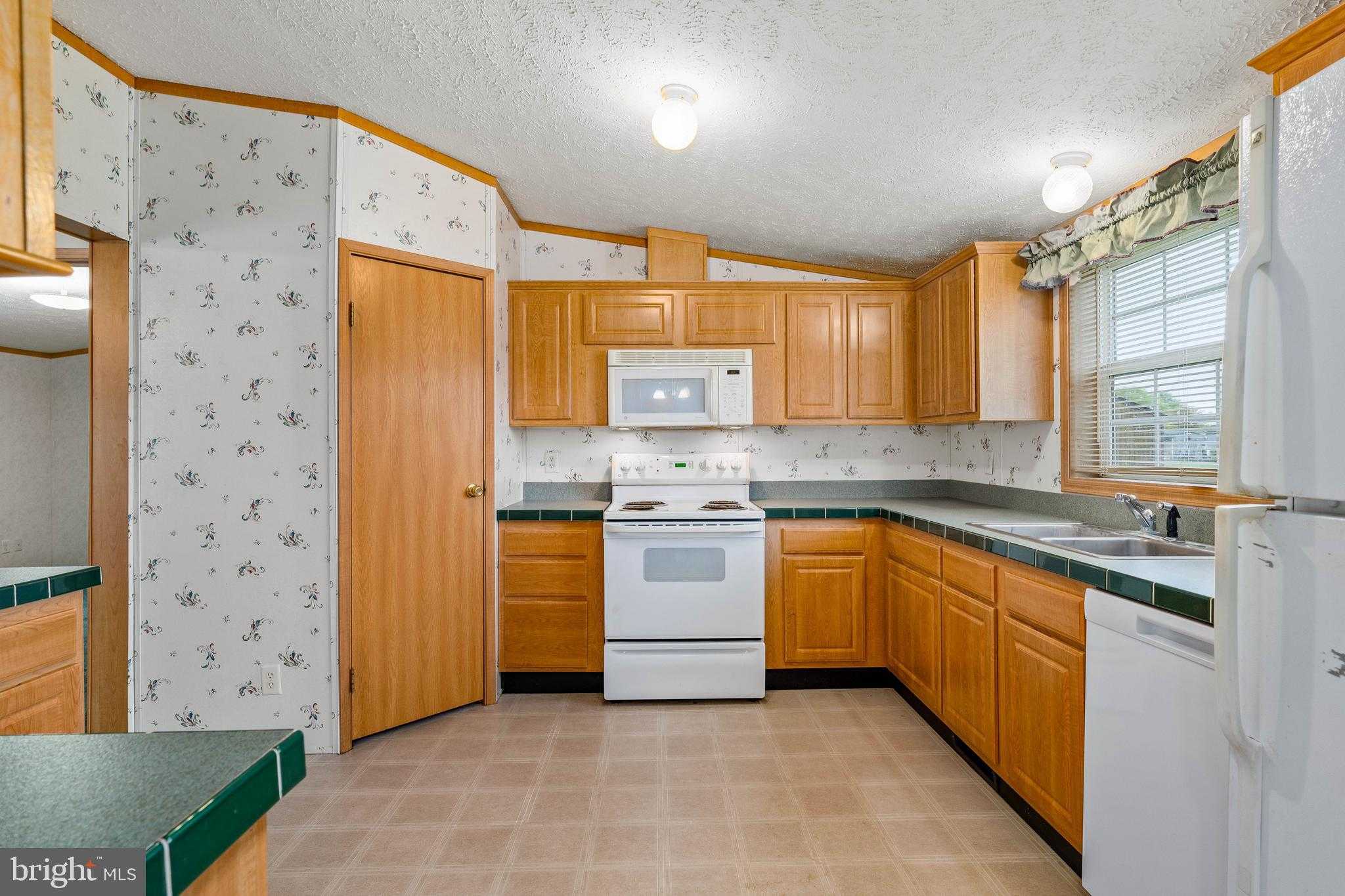 2 Grace Ann Dr photo 8