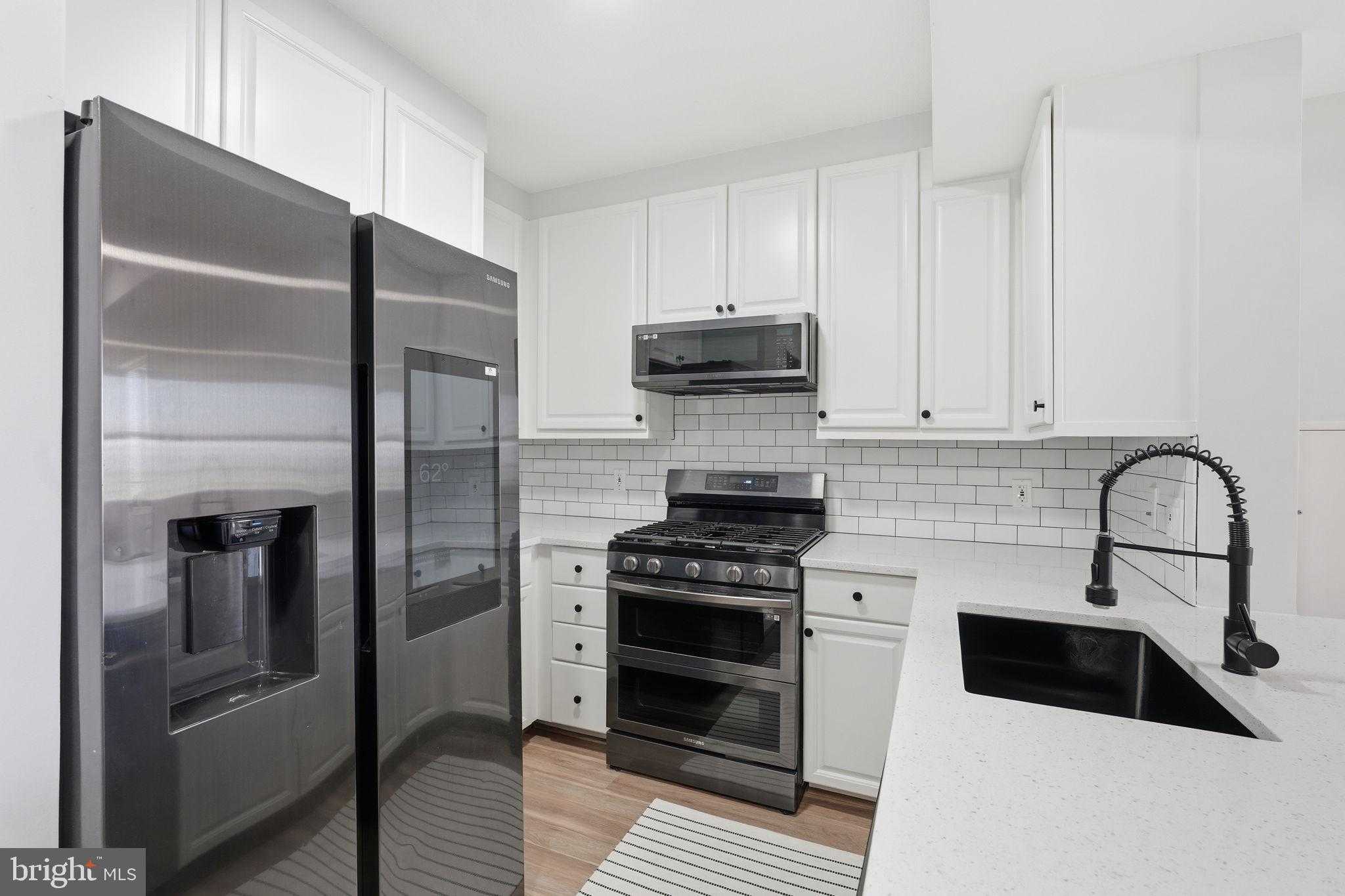 11760 Sunrise Valley Dr Apt 716 photo 7