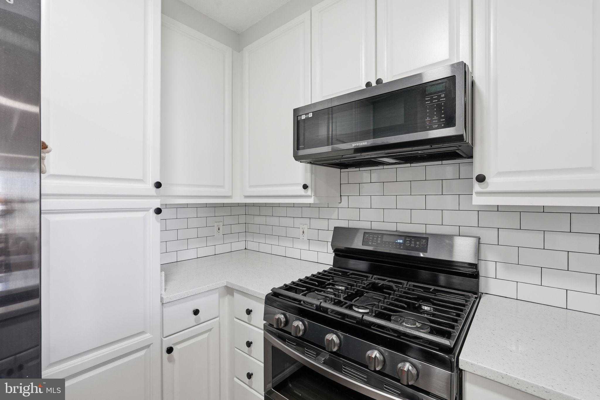 11760 Sunrise Valley Dr Apt 716 photo 8