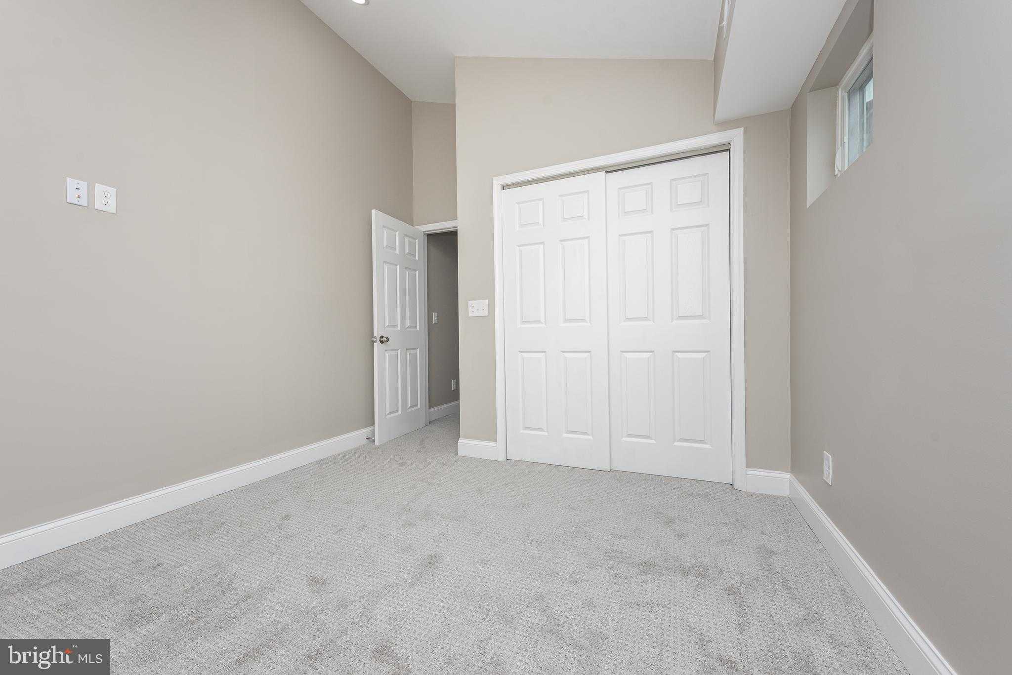 1016 W Fayette St photo 20