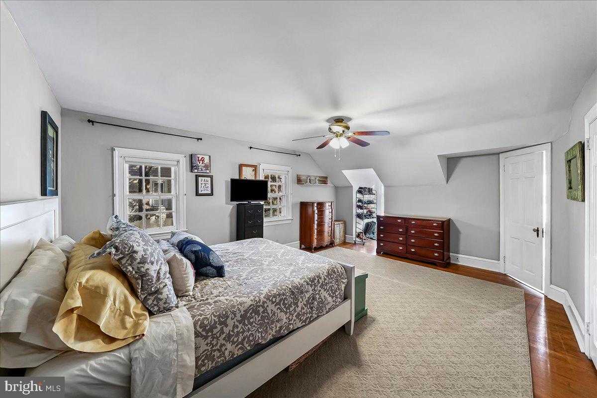 9 W Essex Ave photo 21