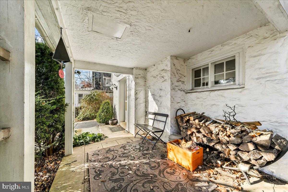 9 W Essex Ave photo 26