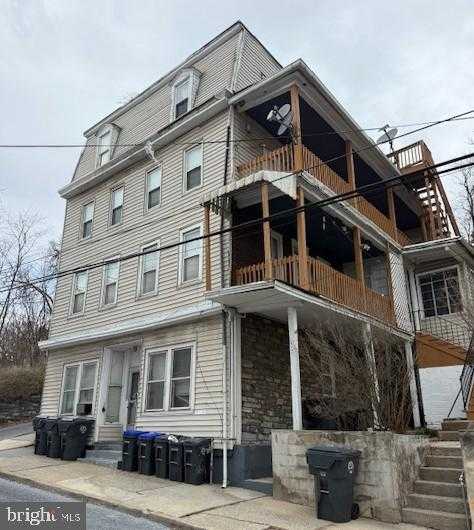 221 N 2nd St photo 1