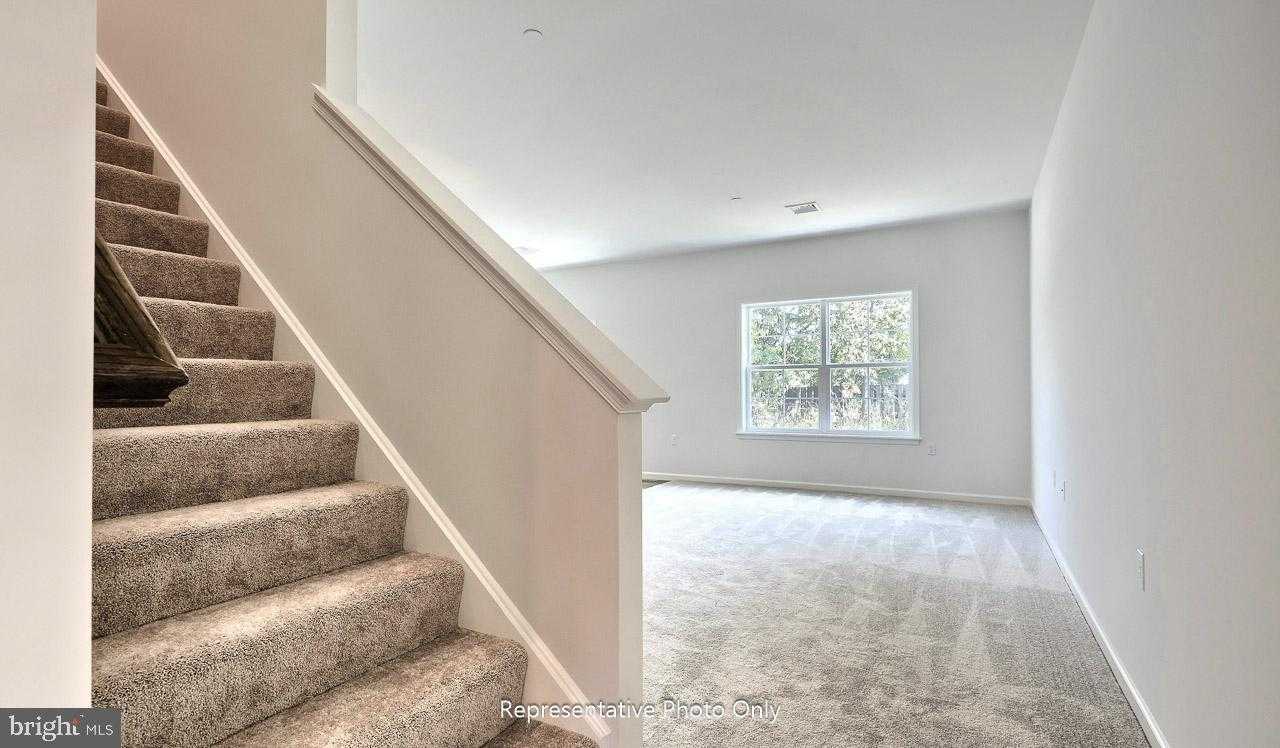 7848 Oak Brook Dr photo 4