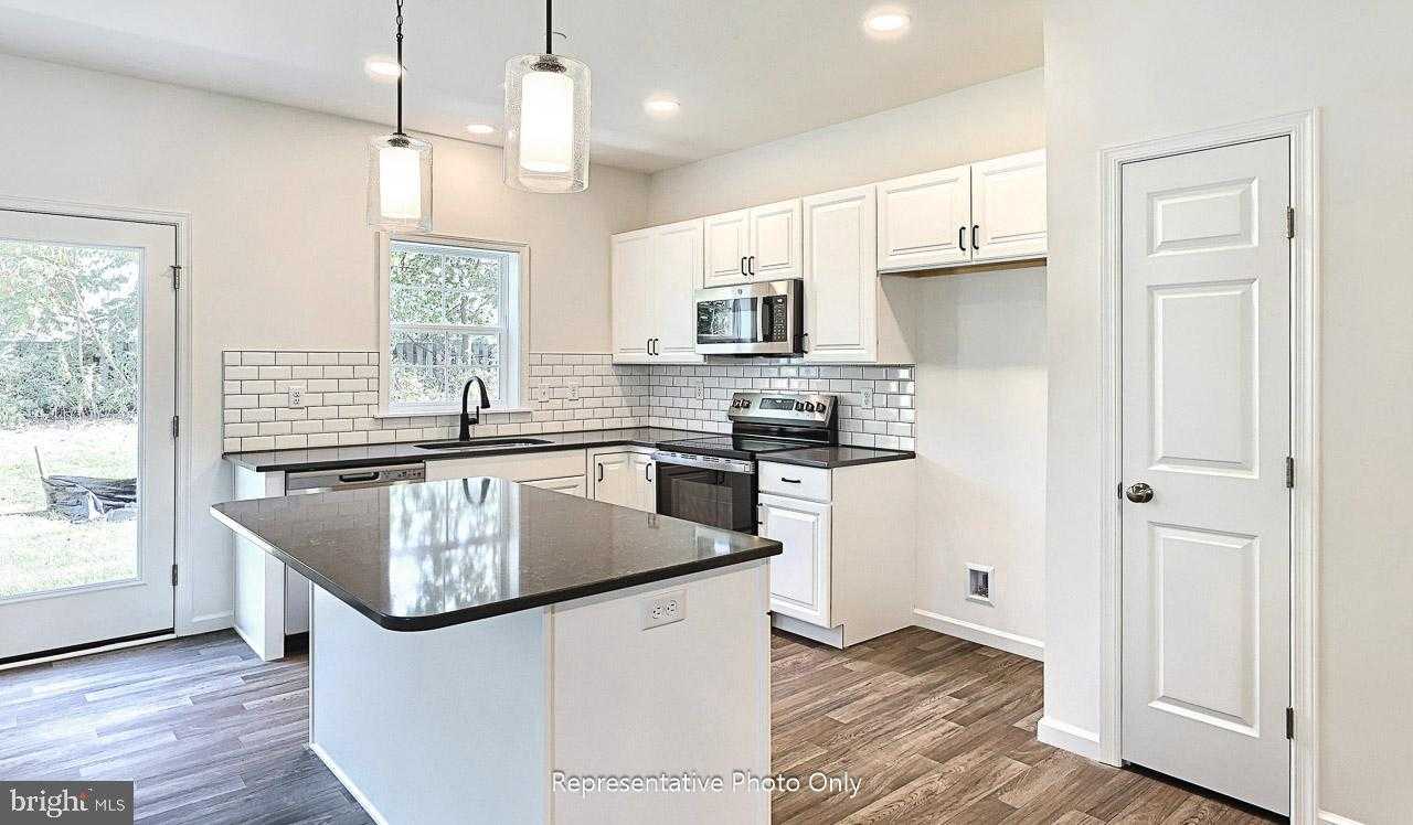7846 Oak Brook Dr photo 9