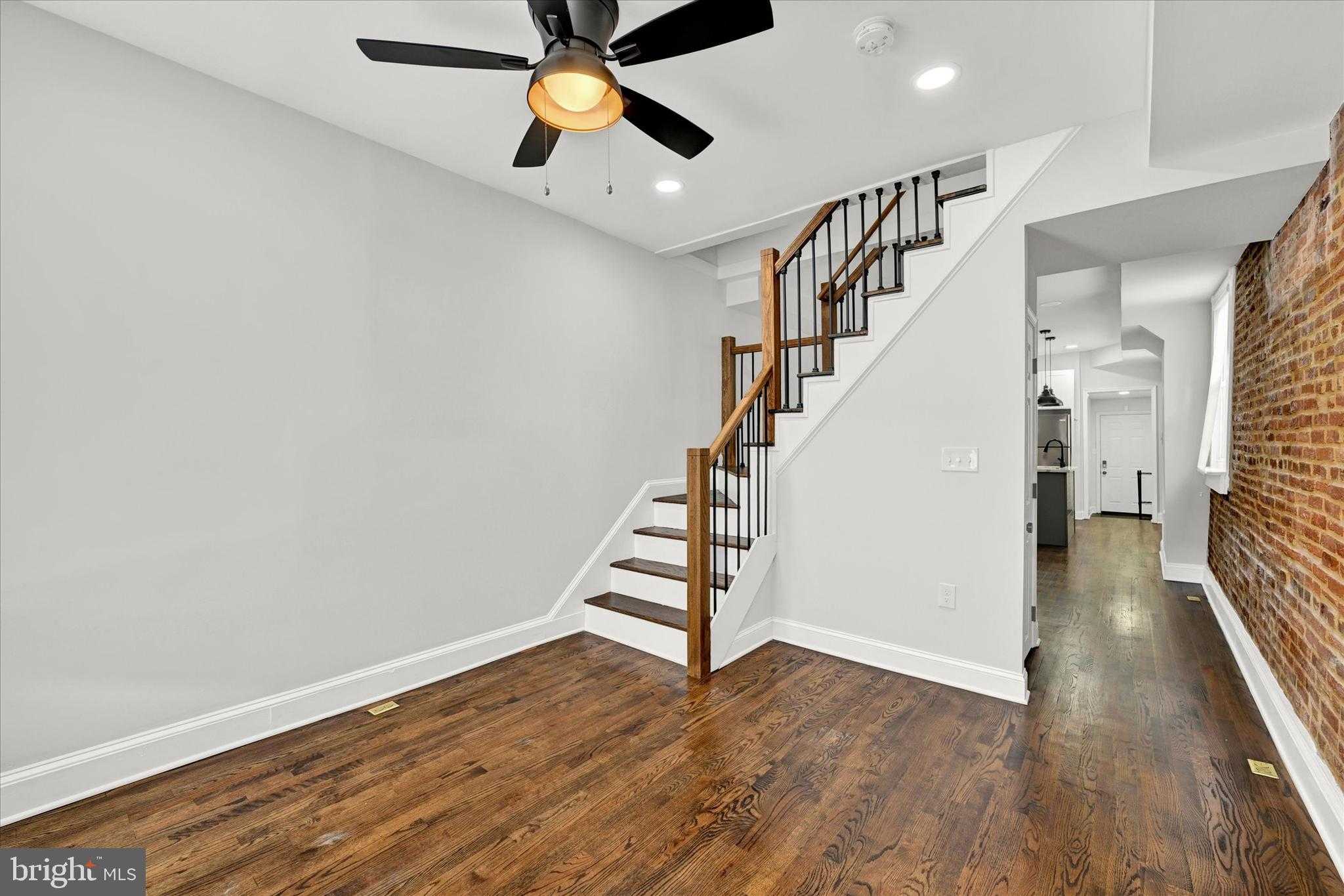 2 W Barney St photo 5