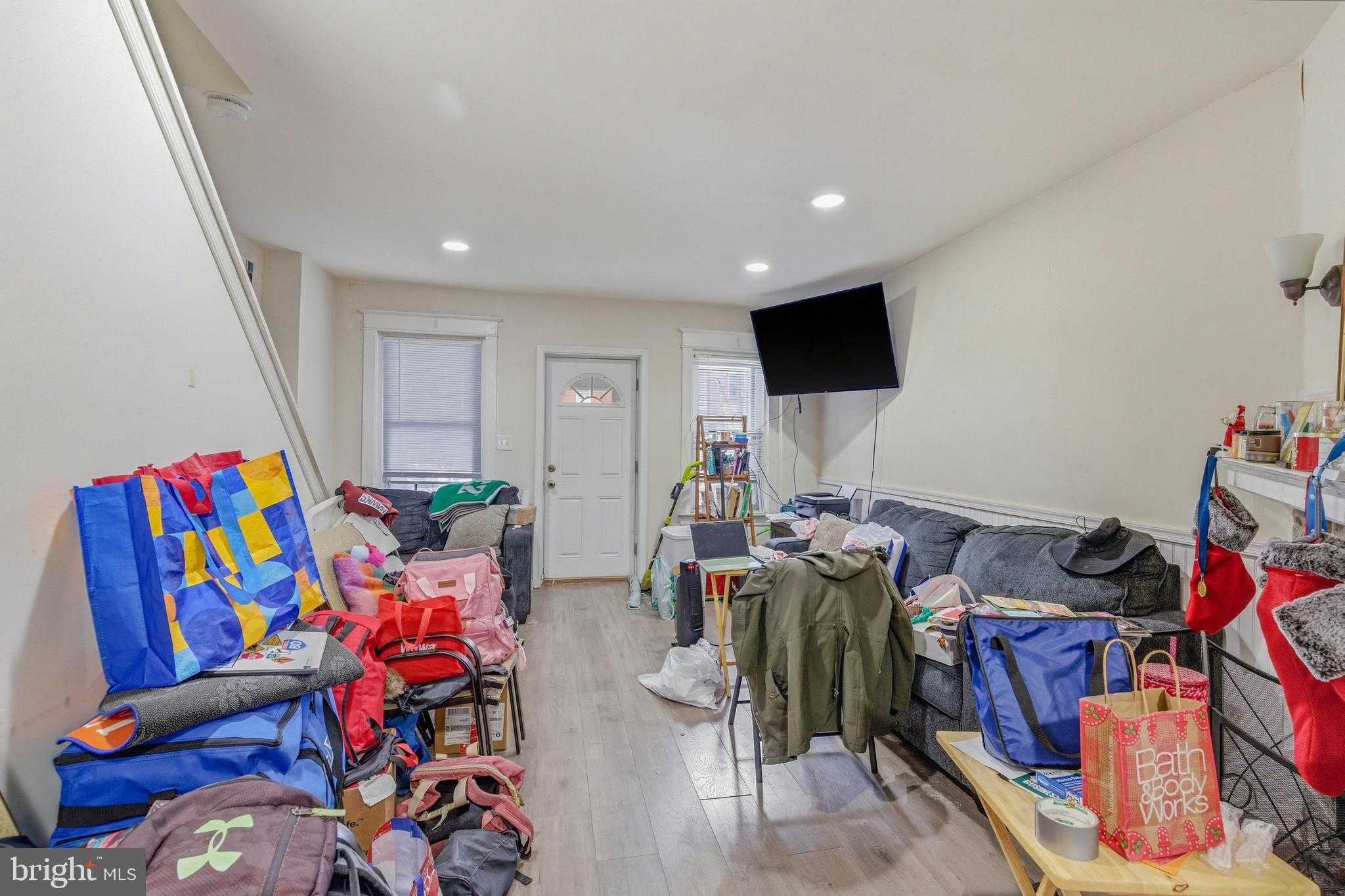 6608 Lansdowne Ave photo 4