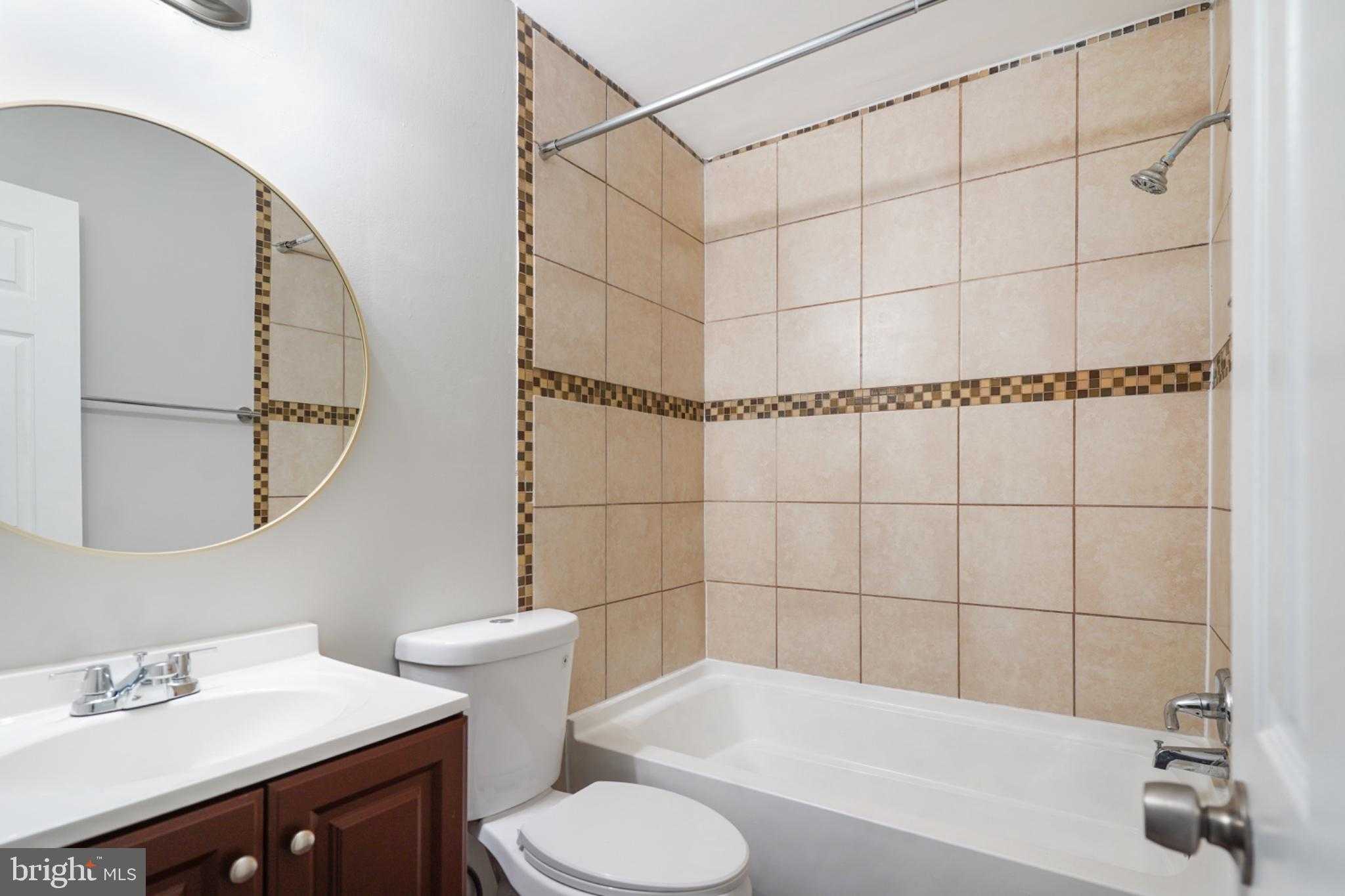 8212 Tomlinson CT photo 9