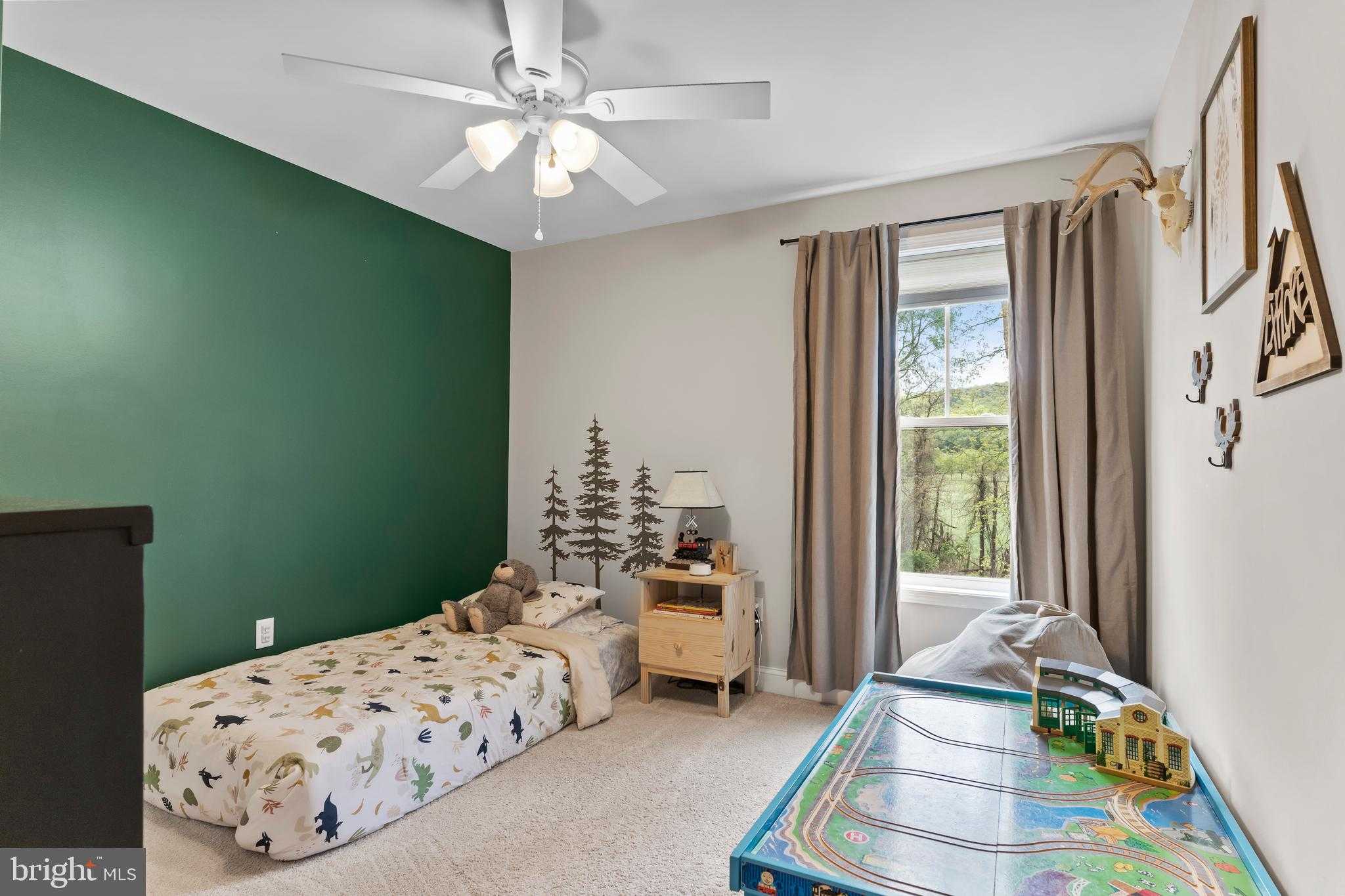 228 Parkway Dr photo 32