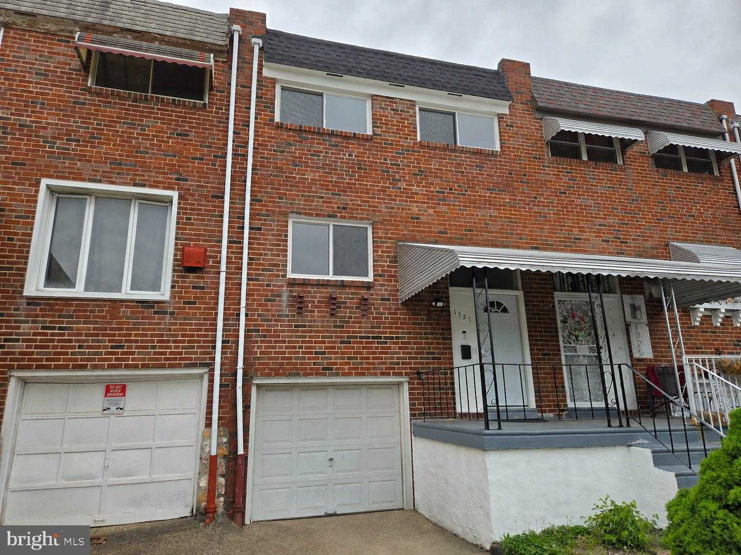 1327 Kings Pl, Philadelphia