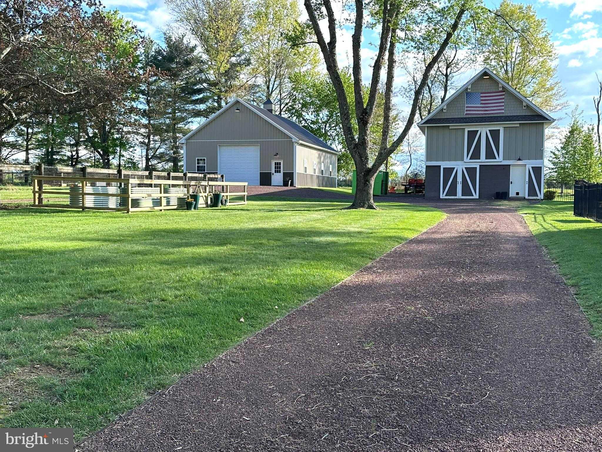 5389 Carversville Rd photo 3