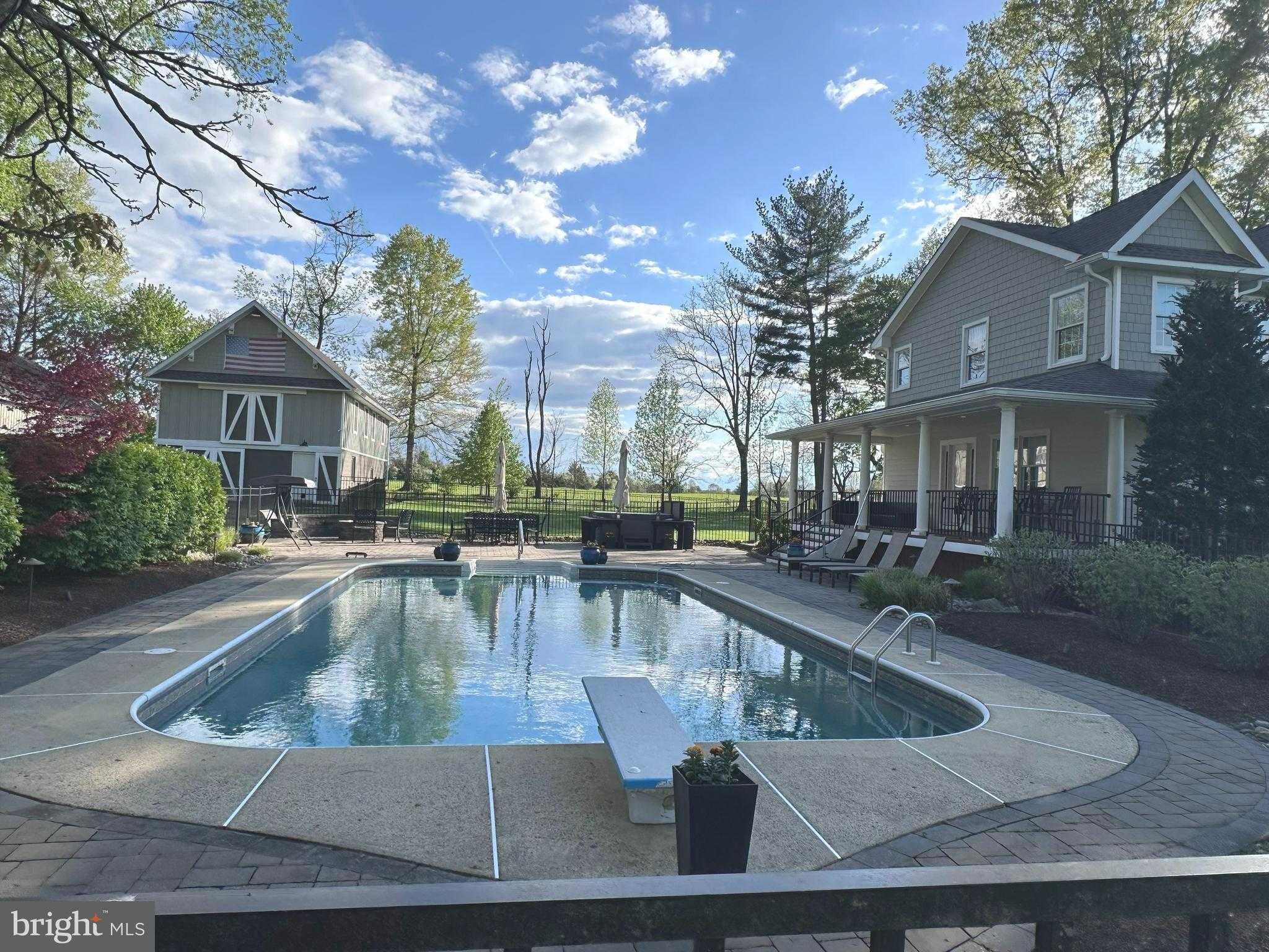 5389 Carversville Rd photo 4