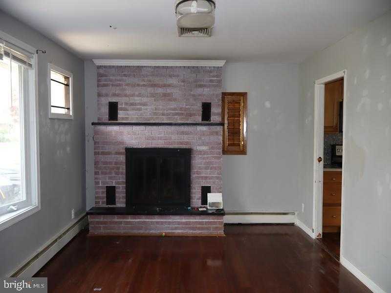 684 Austin Dr photo 11
