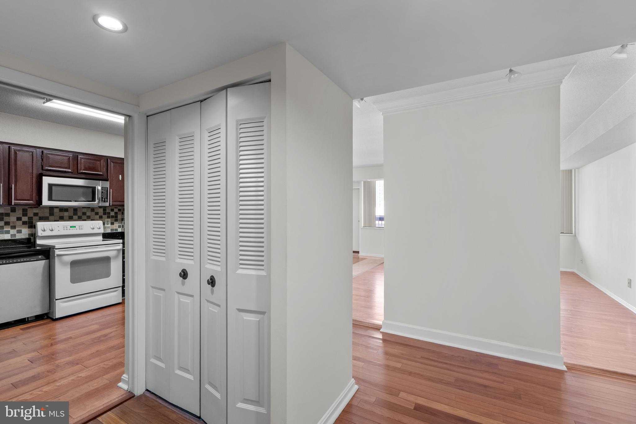 3713 S George Mason Dr Apt 1412 photo 3