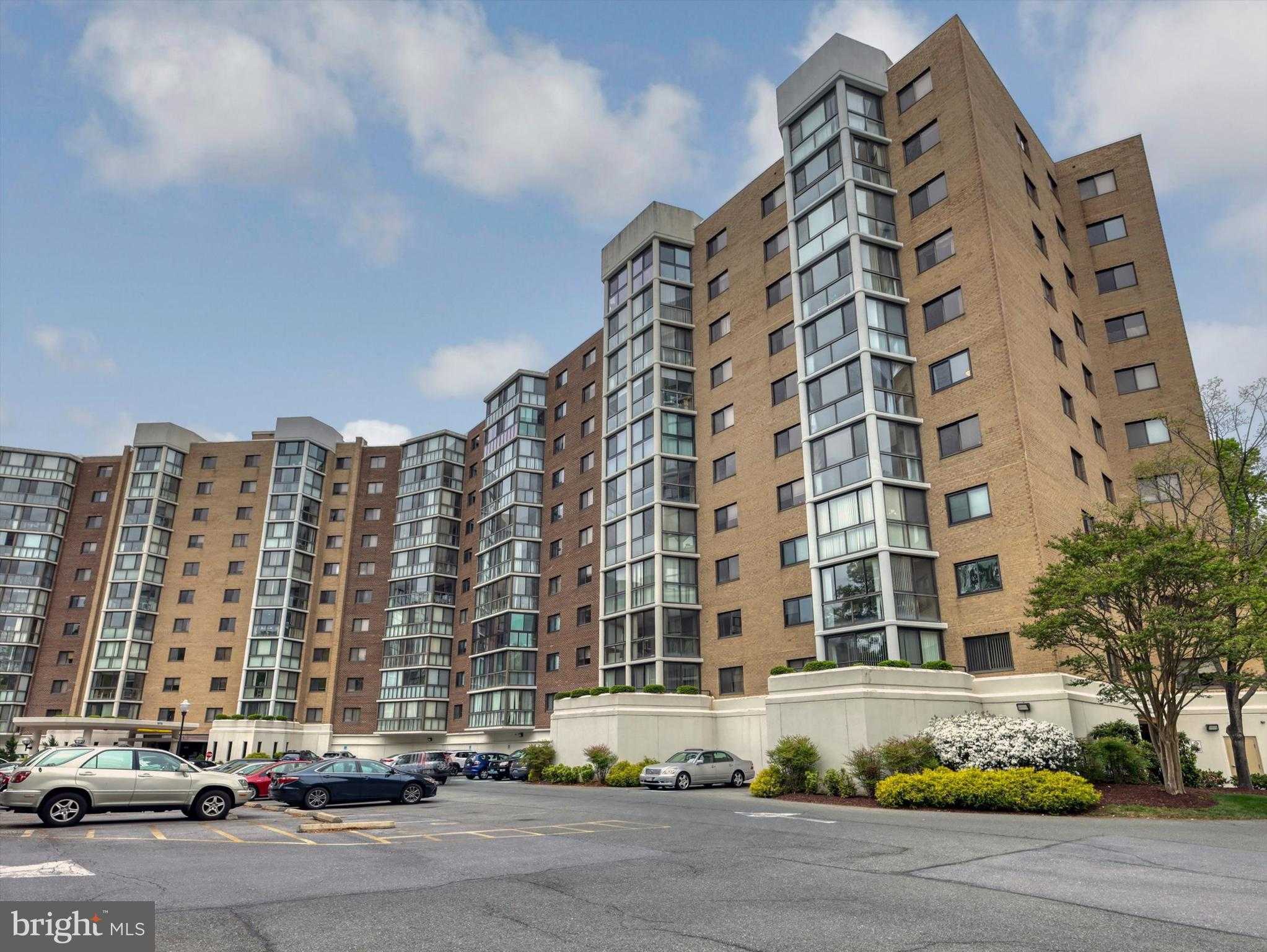 15115 Interlachen Dr # 3-1012 photo 3