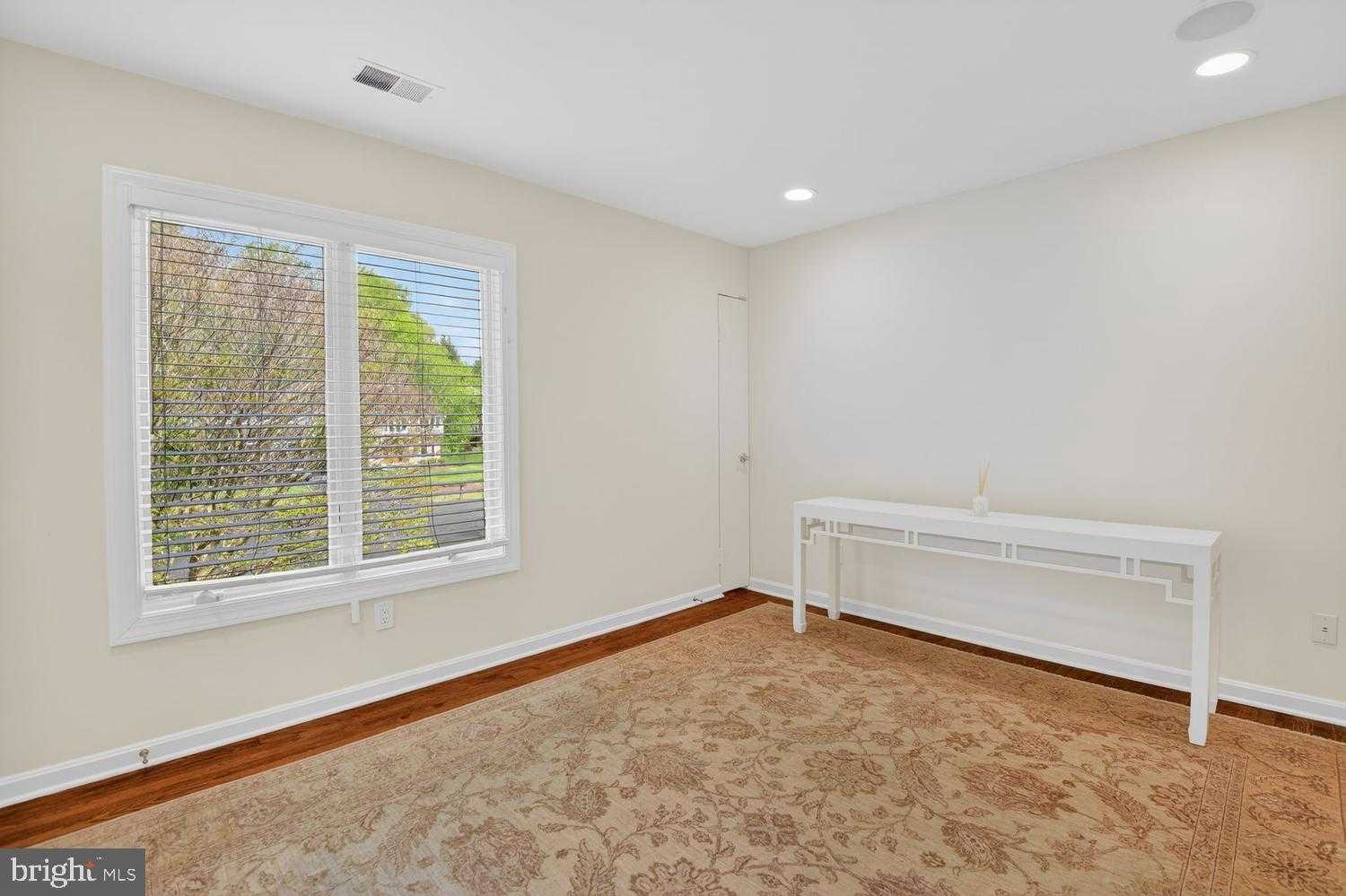 8601 Split Oak Cir photo 33