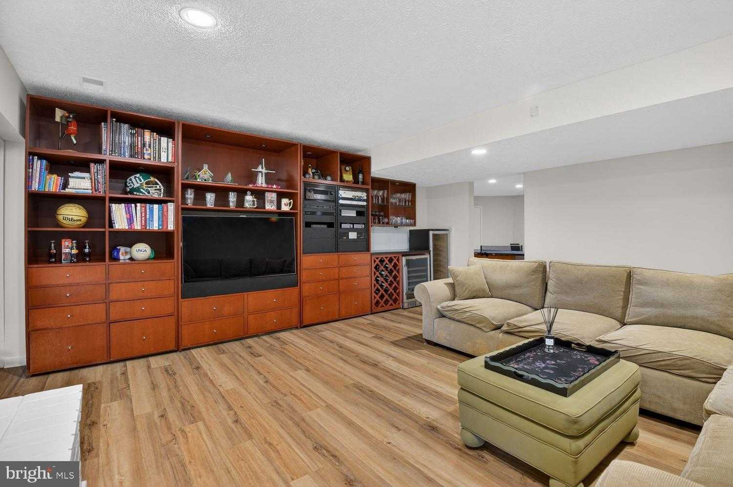 8601 Split Oak Cir photo 35