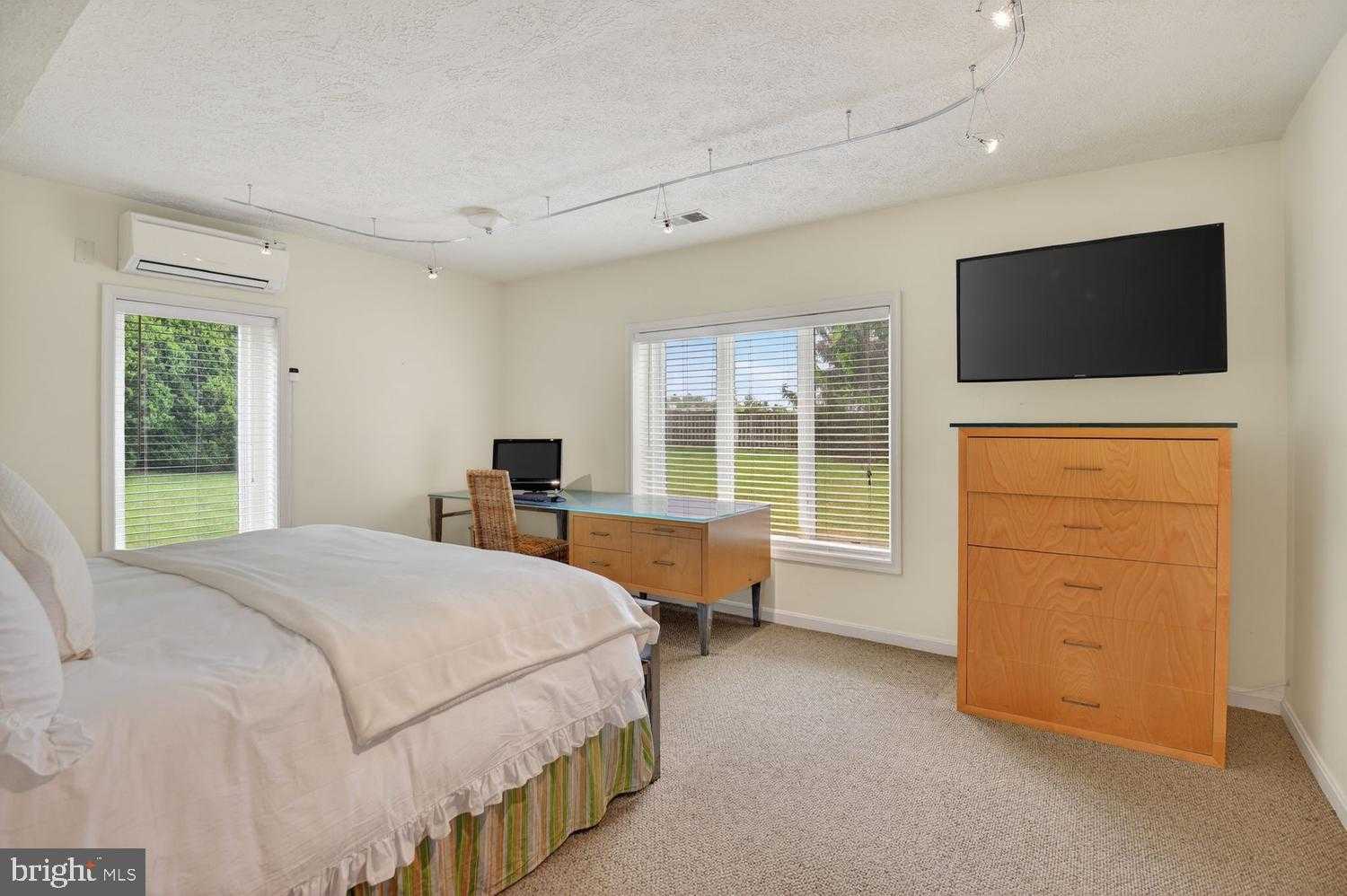 8601 Split Oak Cir photo 41