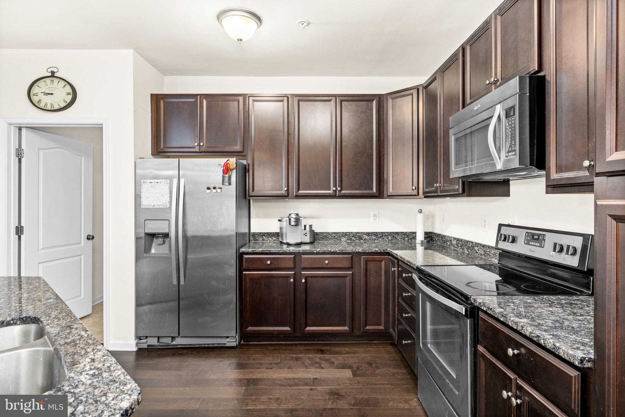 140 Dandridge CT Apt 103 photo 5