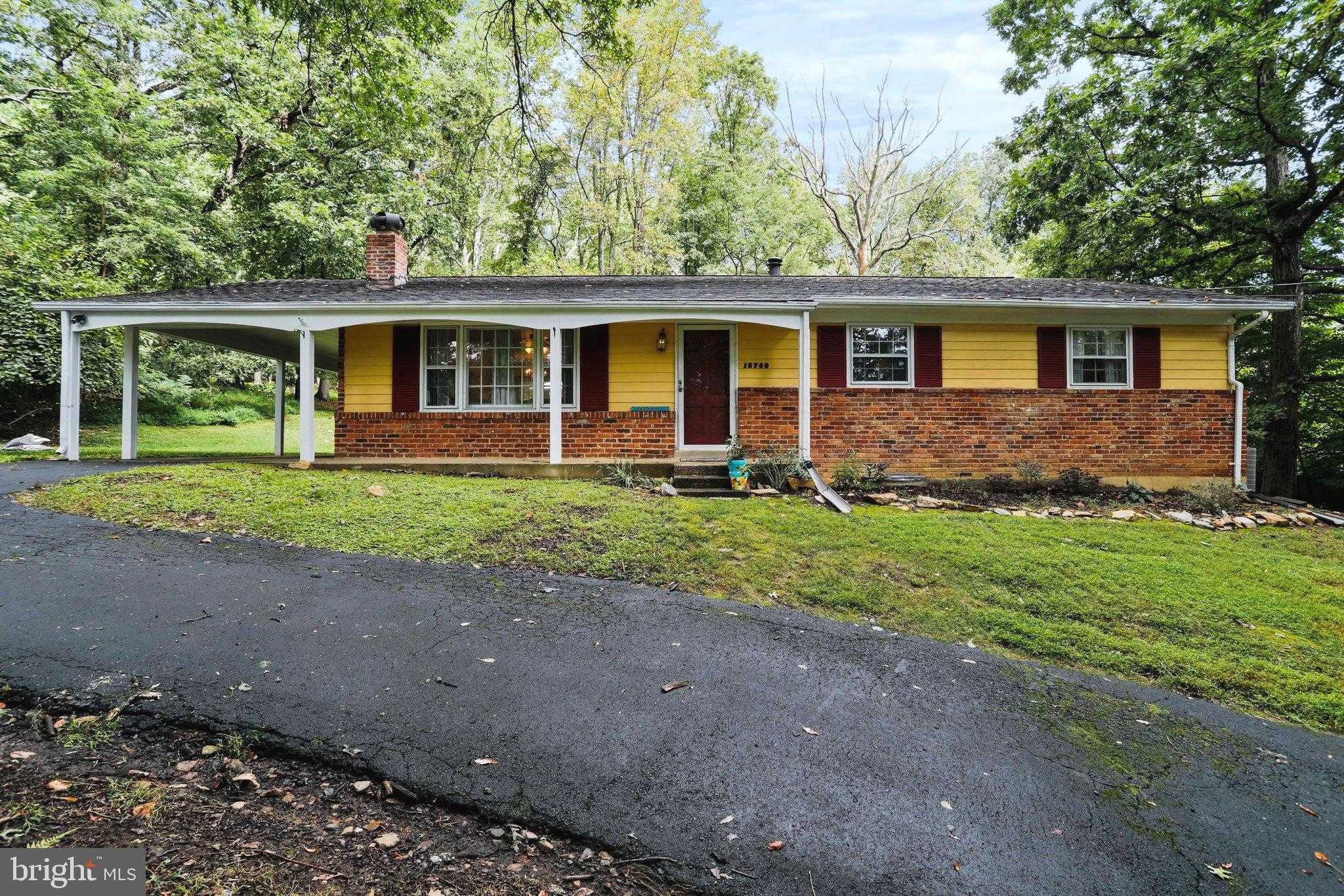 15760 Oak Ln photo 1