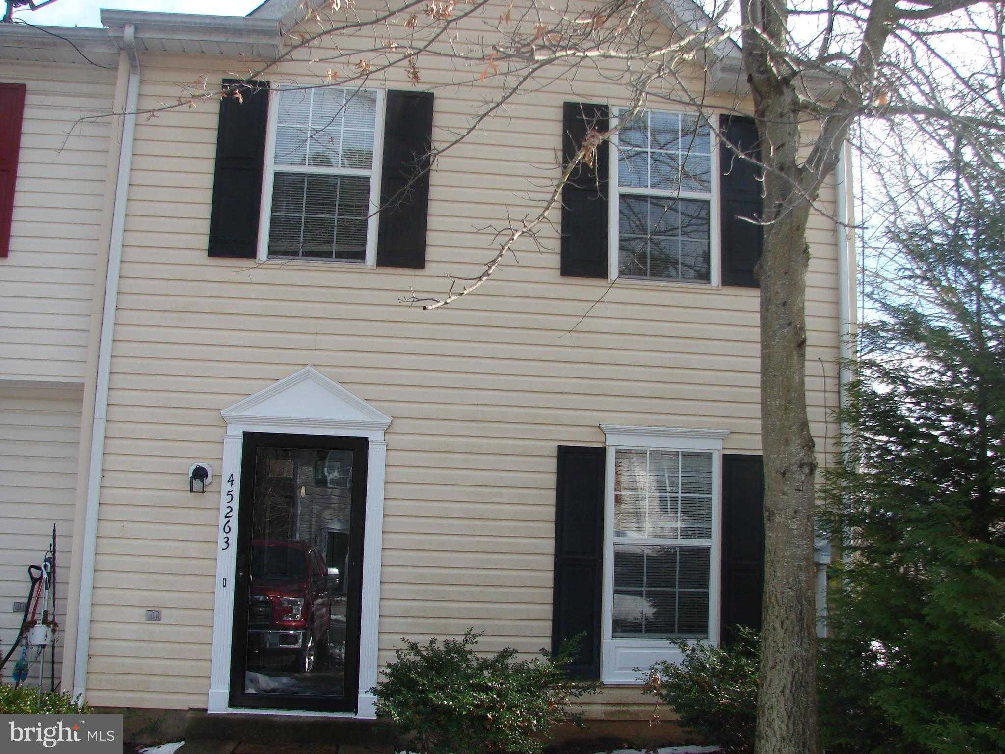 45263 Woodstown Way photo 1