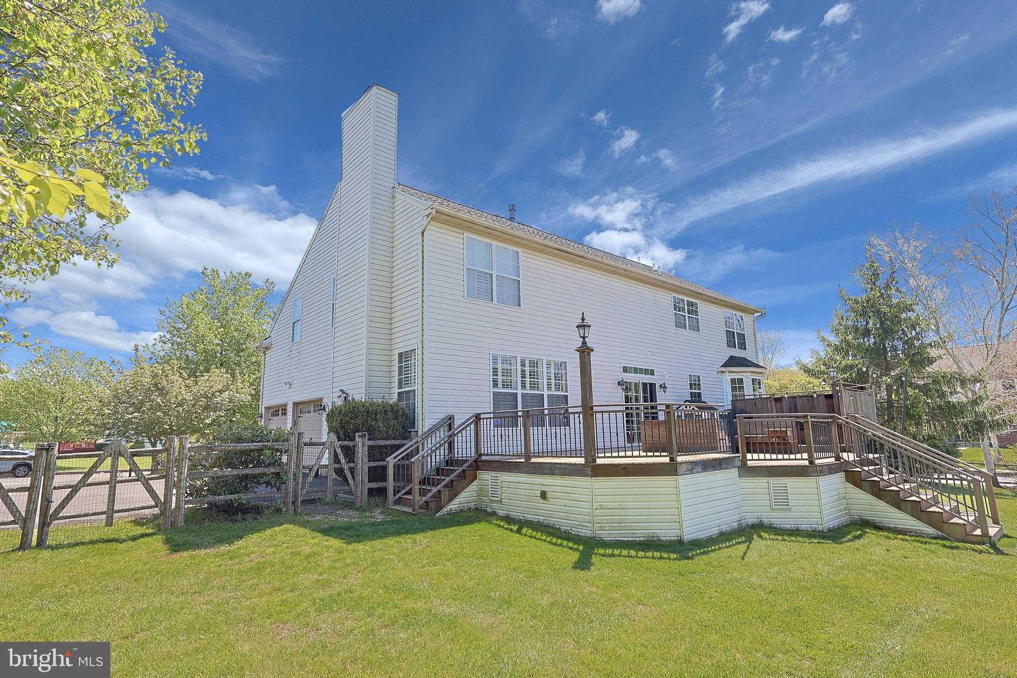 79 Ashley Dr photo 3