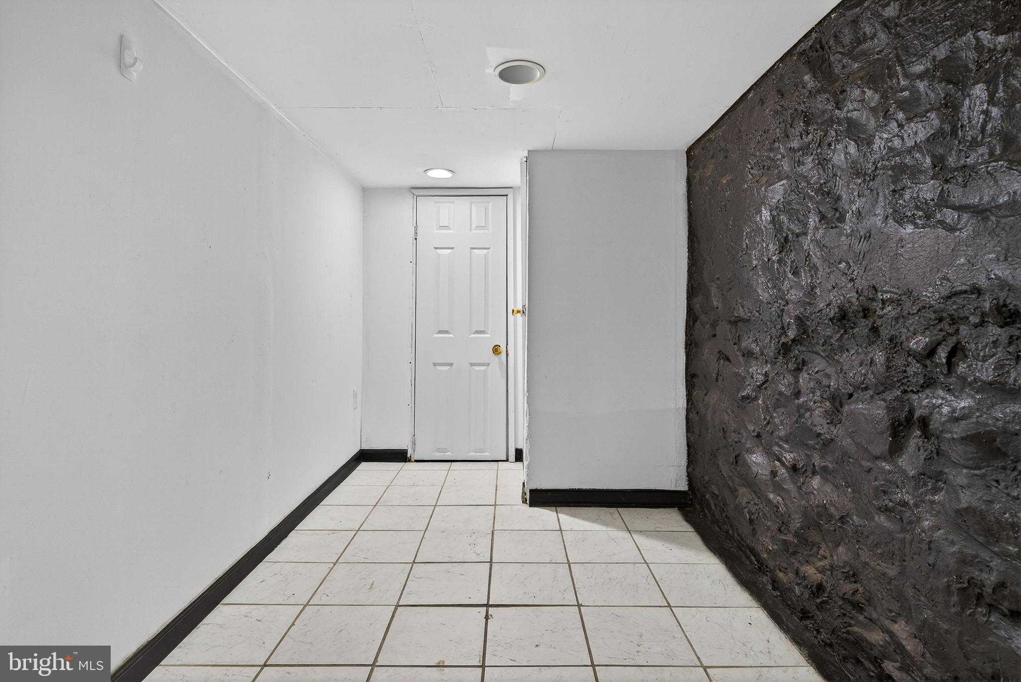5217 Saint Charles Ave photo 24