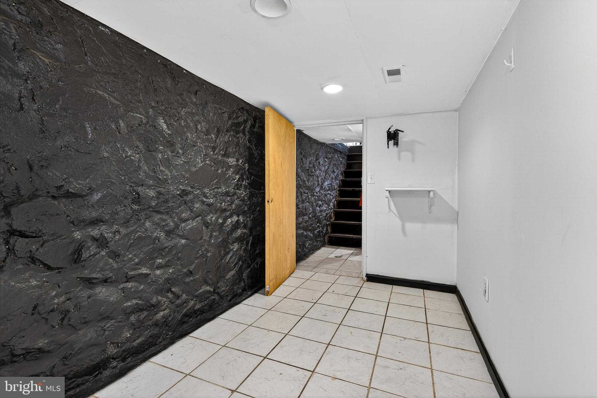 5217 Saint Charles Ave photo 25