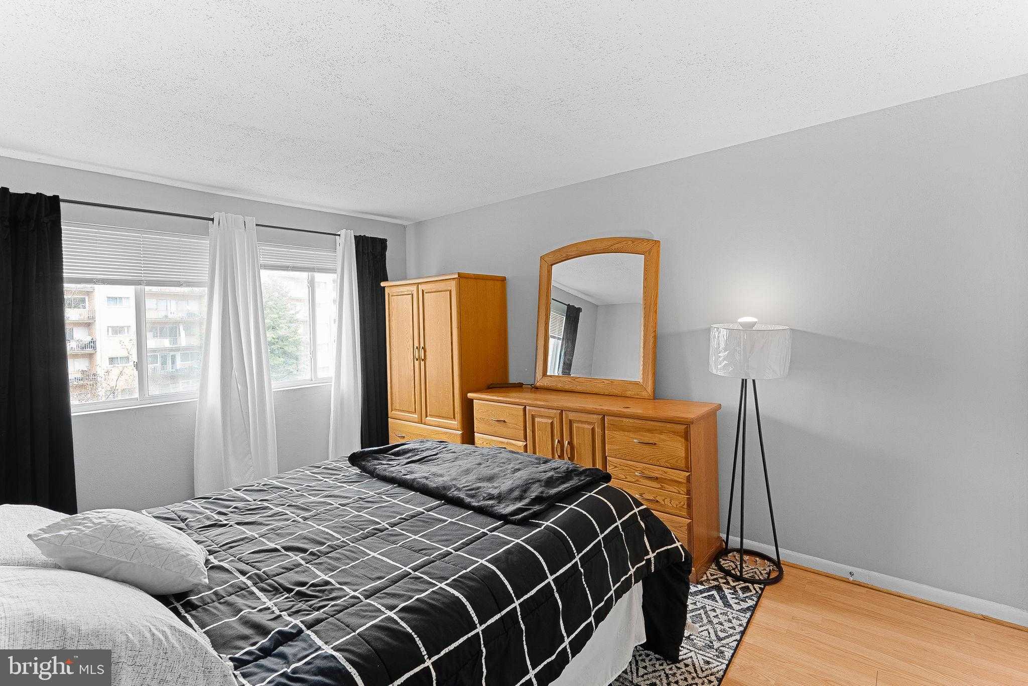 5851 Quantrell Ave photo 20