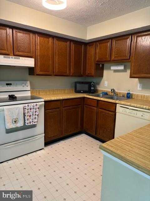 7508 Whaler CT photo 5